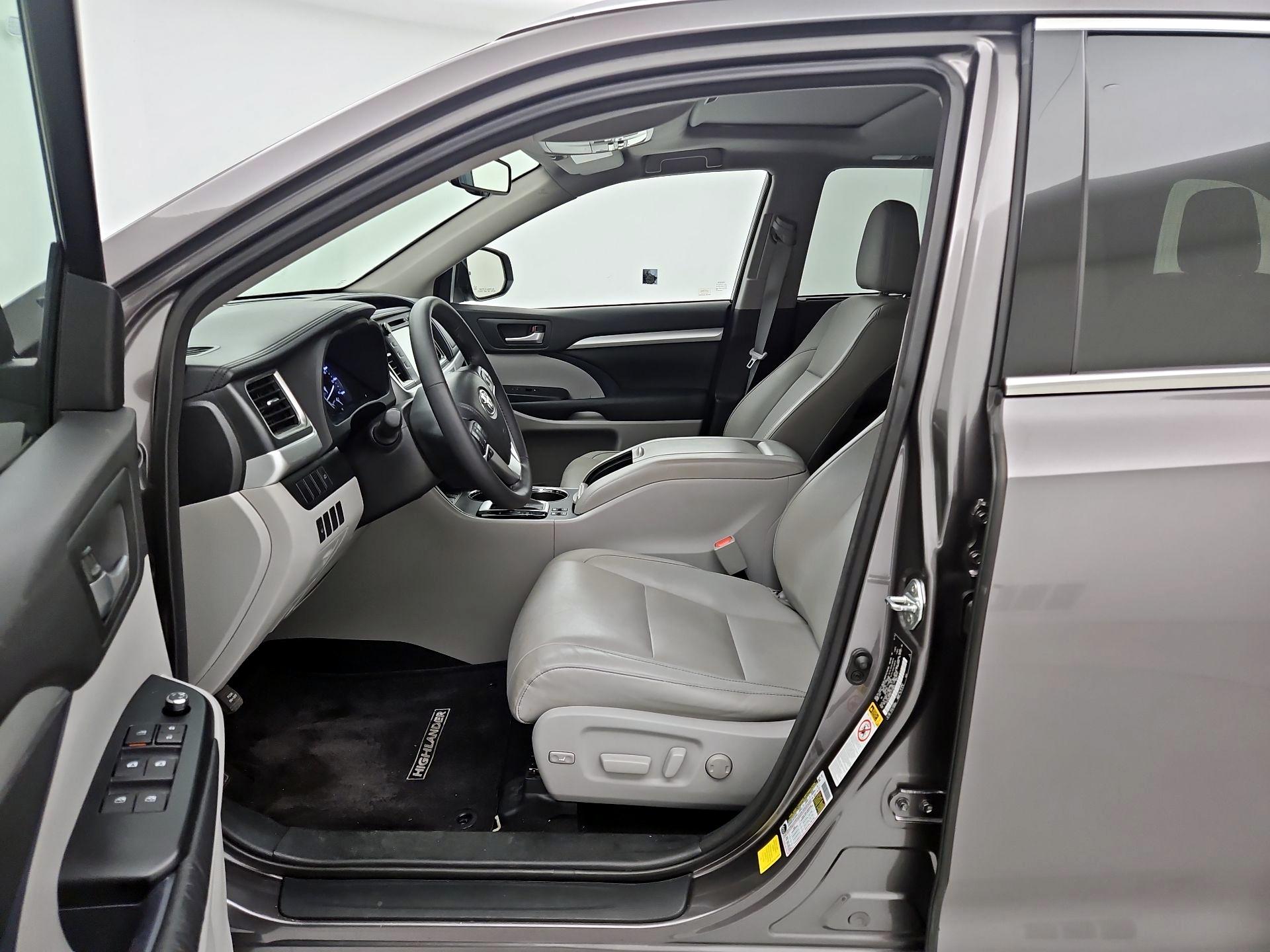 Thumbnail: 2015 Toyota Highlander - 11