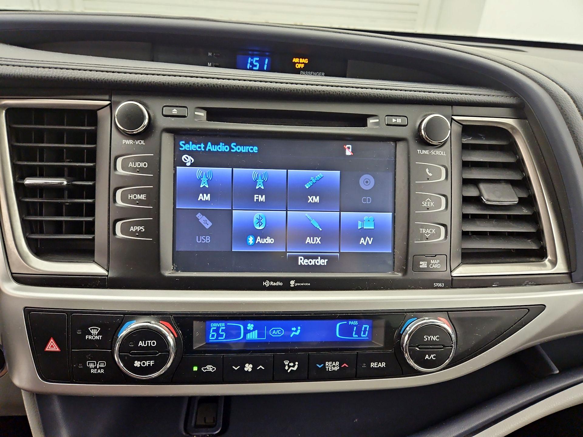Thumbnail: 2015 Toyota Highlander - 15