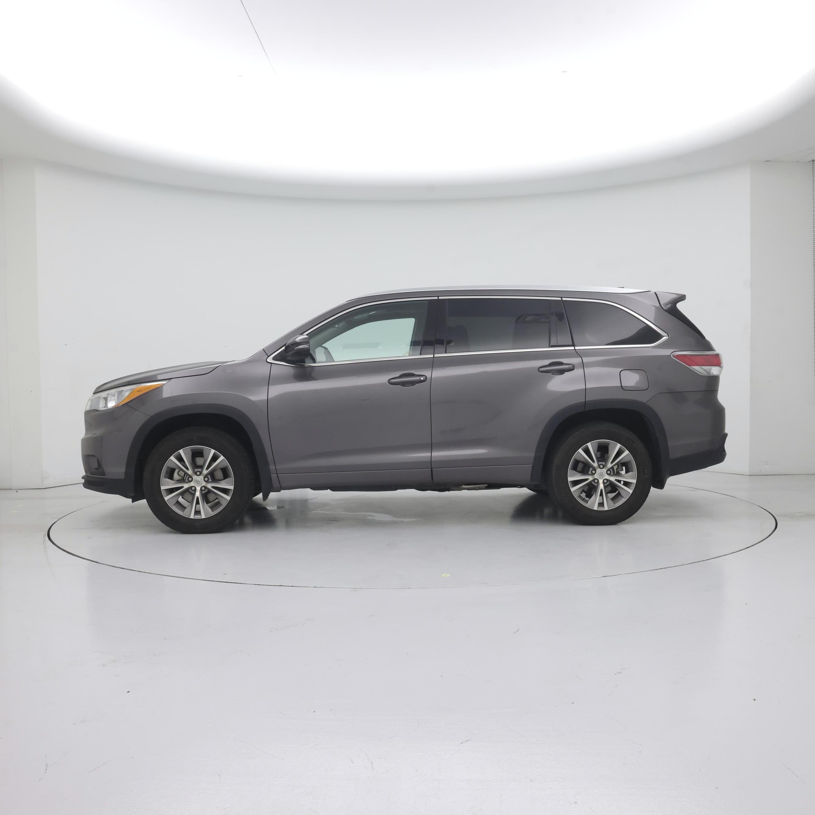 Thumbnail: 2015 Toyota Highlander - 3