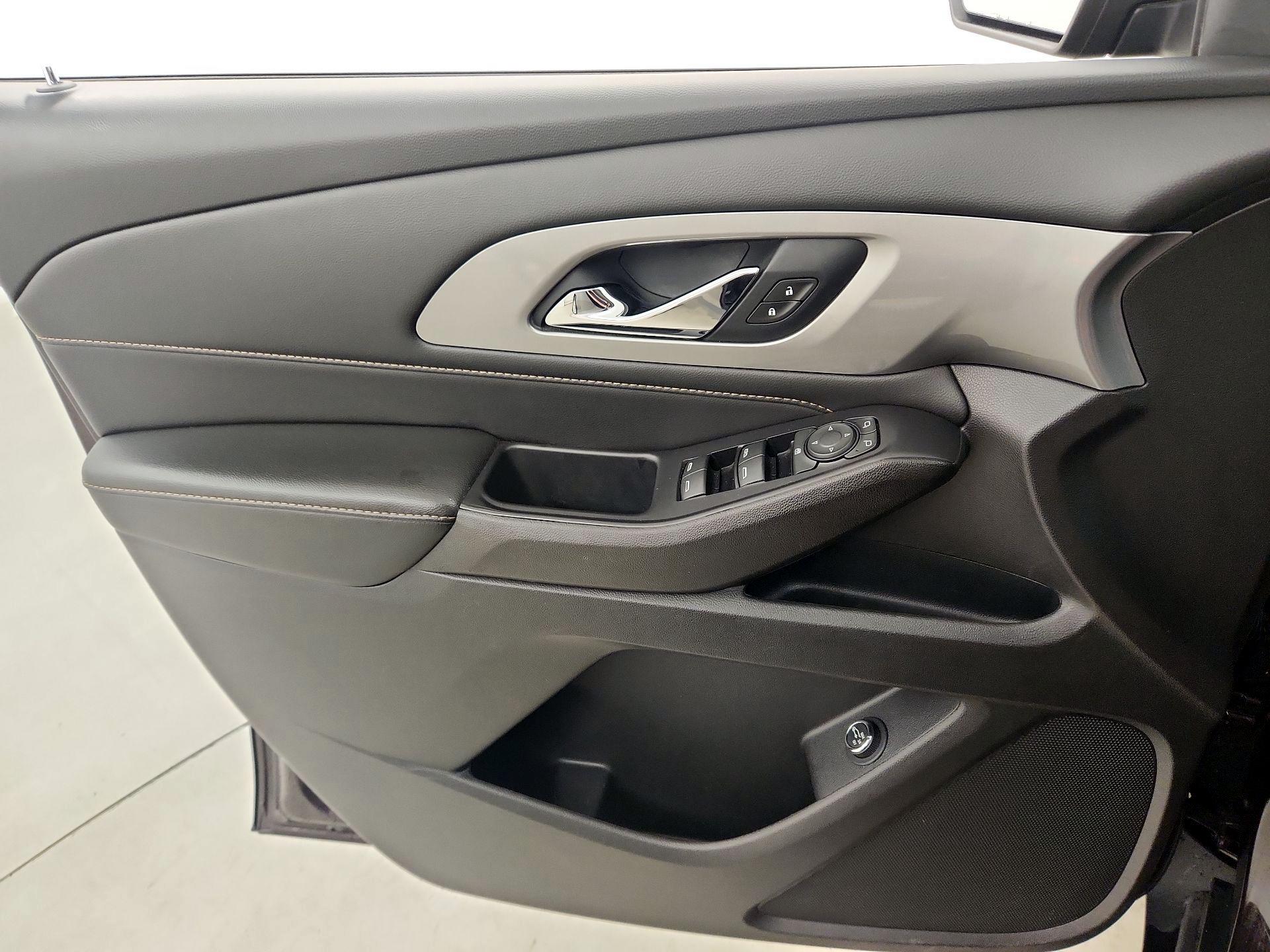 Thumbnail: 2021 Chevrolet Traverse - 12