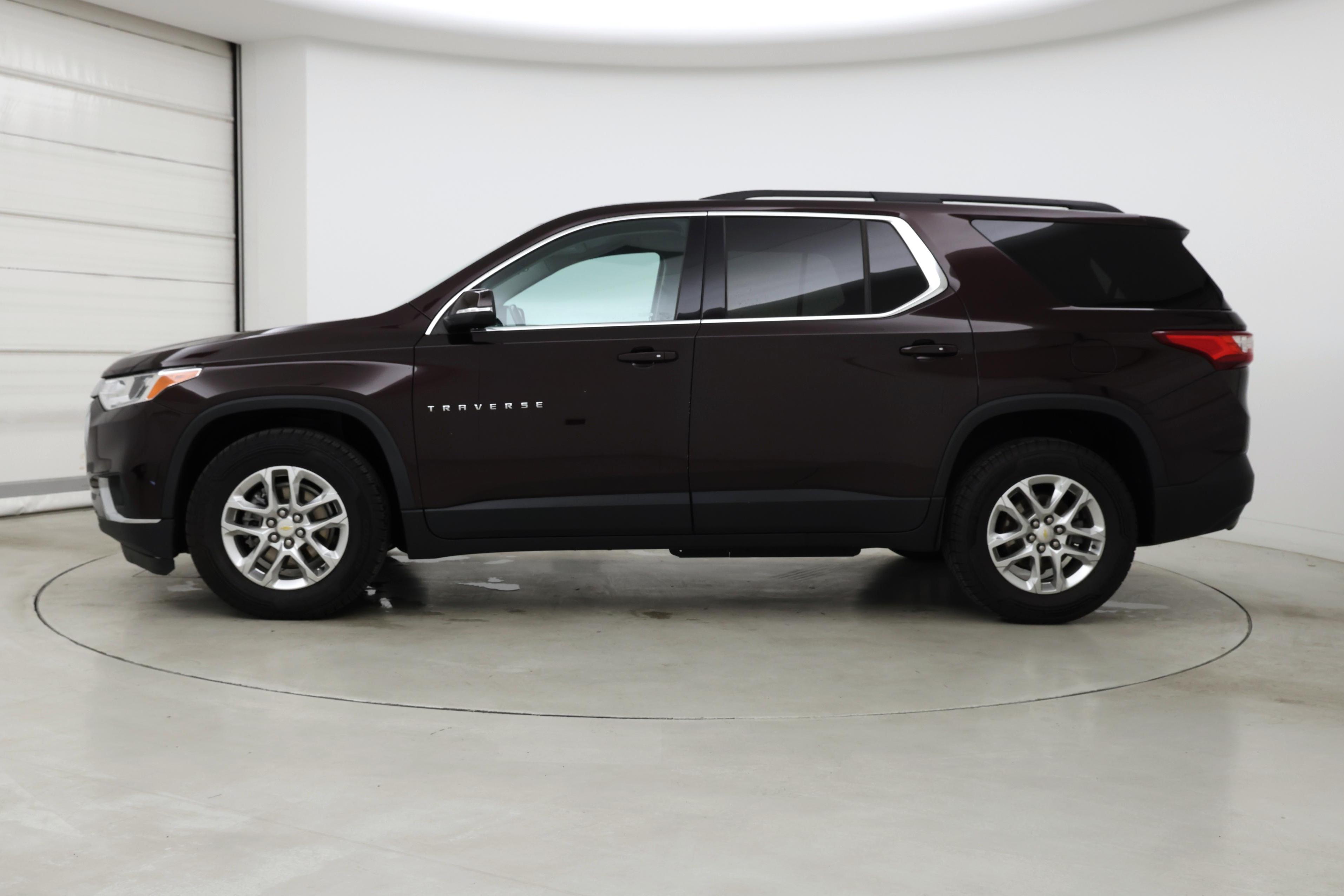 Thumbnail: 2021 Chevrolet Traverse - 3