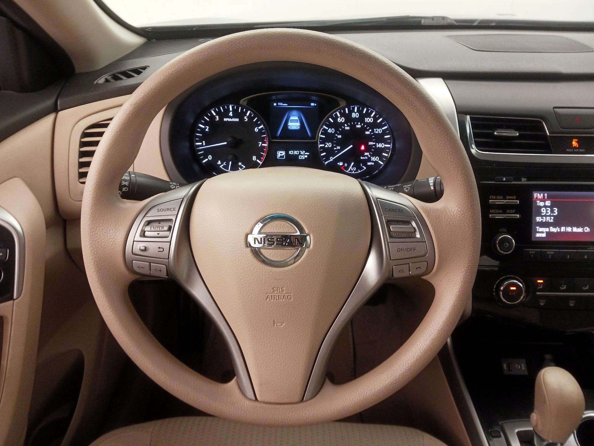 Thumbnail: 2014 Nissan Altima - 10