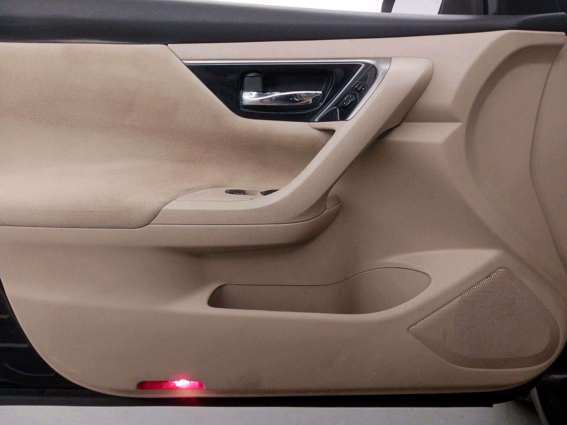 Thumbnail: 2014 Nissan Altima - 12