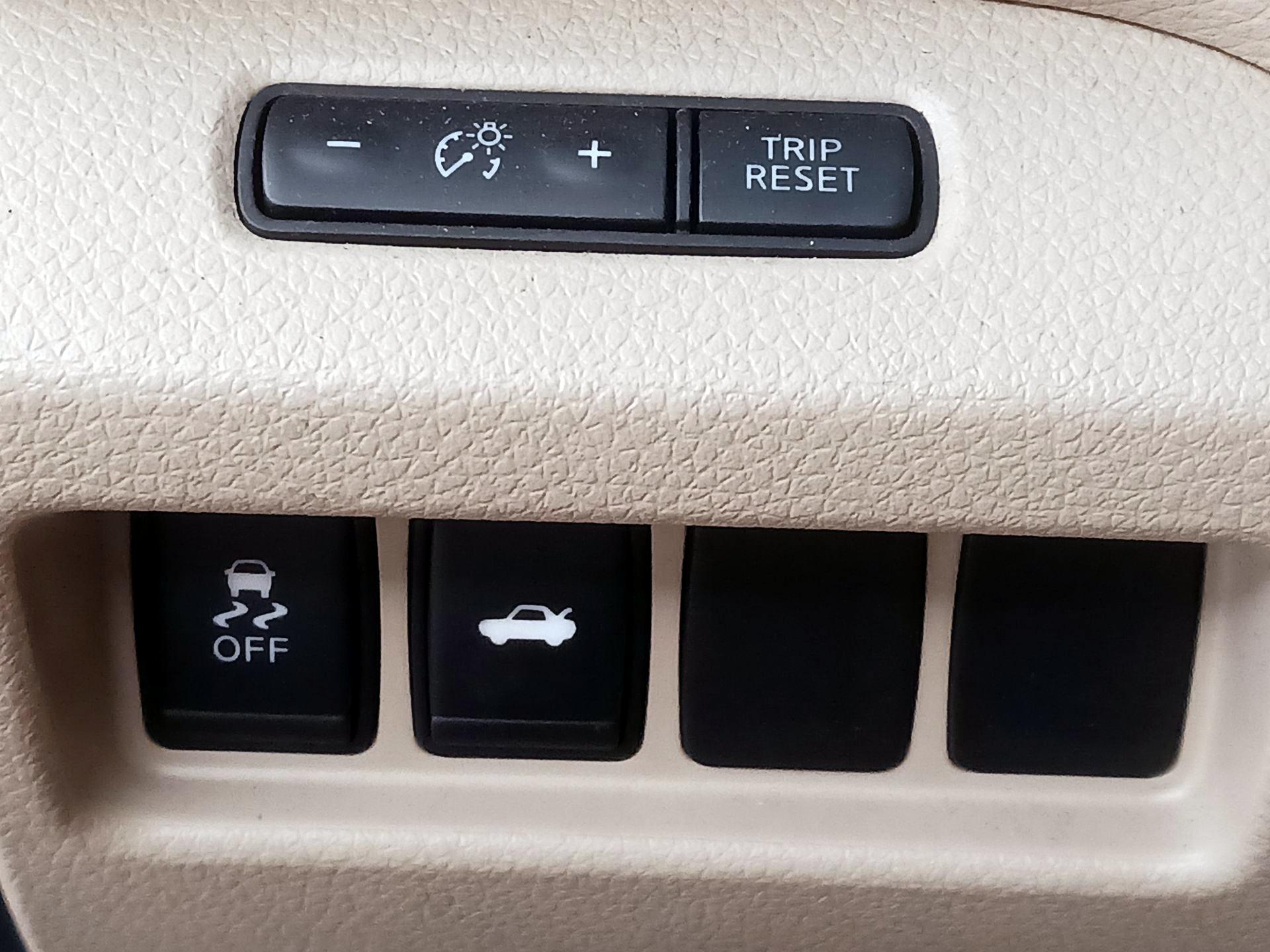 Thumbnail: 2014 Nissan Altima - 13