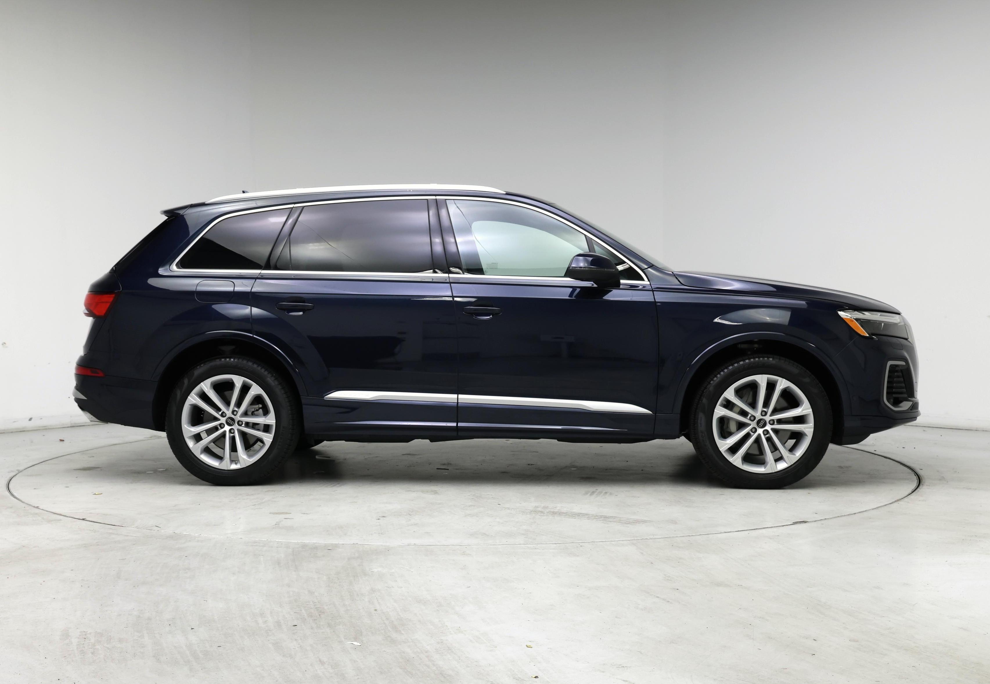 Thumbnail: 2025 Audi Q7 - 7