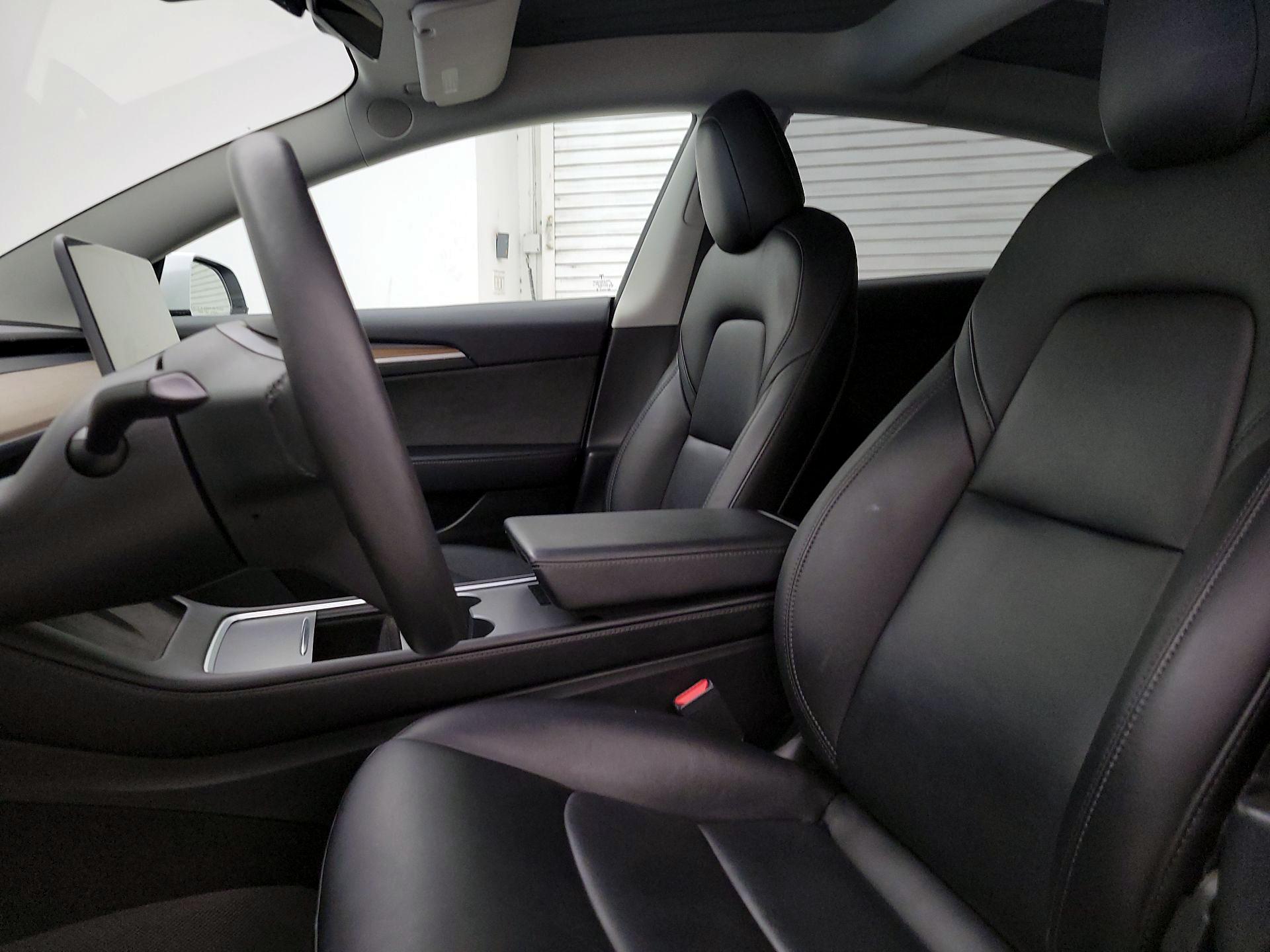 Thumbnail: 2022 Tesla Model 3 - 11
