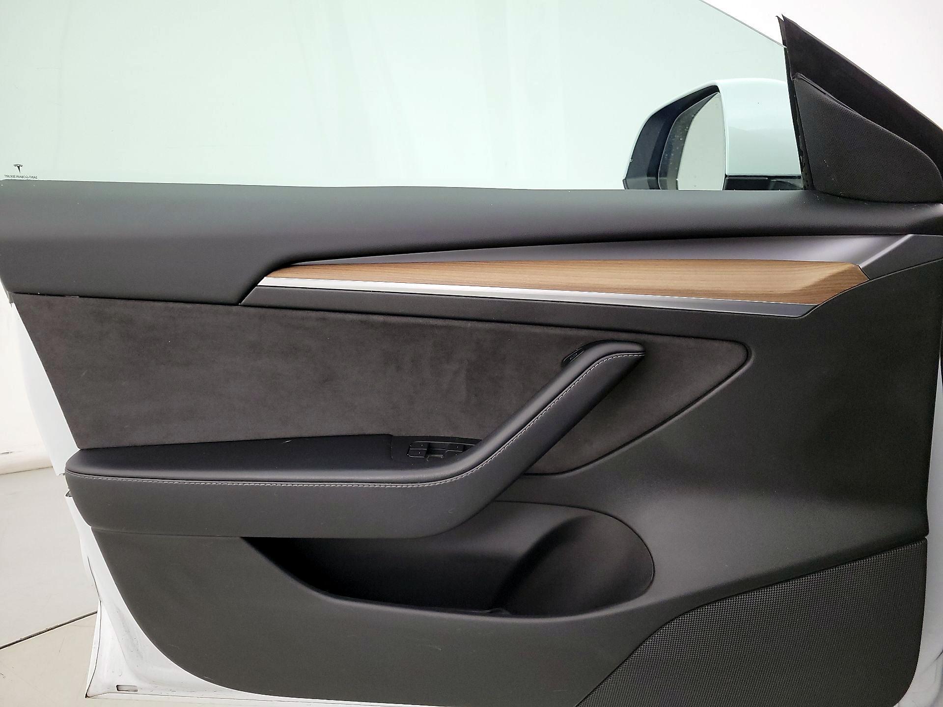 Thumbnail: 2022 Tesla Model 3 - 12