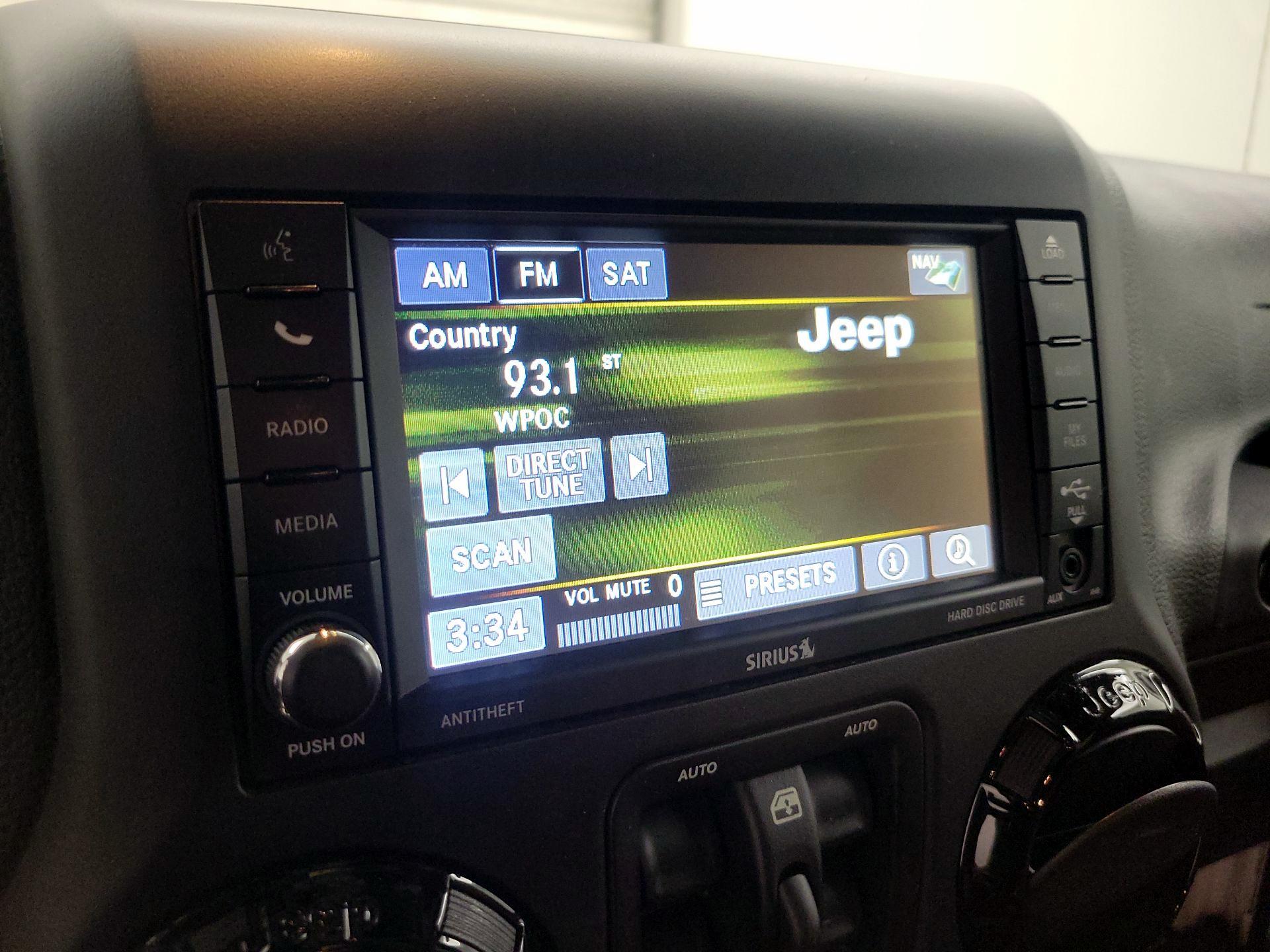 Thumbnail: 2016 Jeep Wrangler - 13