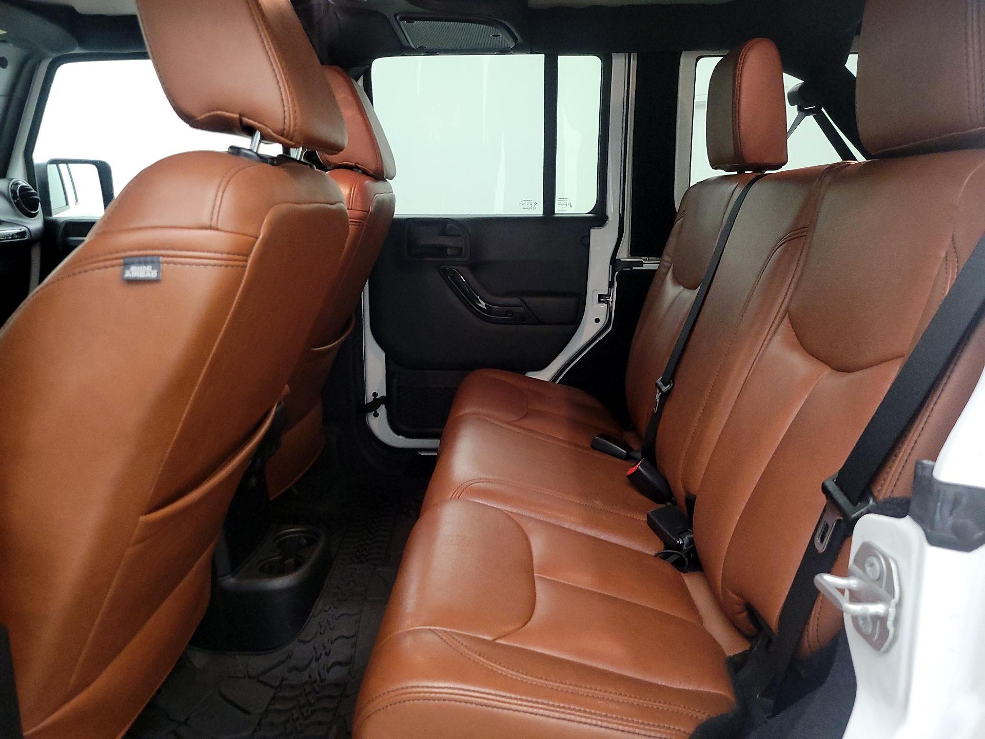 Thumbnail: 2016 Jeep Wrangler - 17