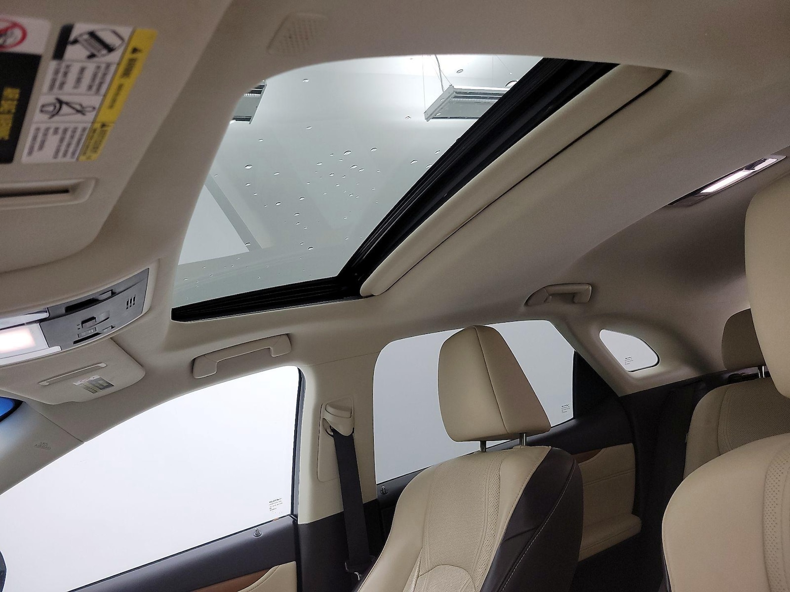 Sunroof(s) & Overhead Airbags