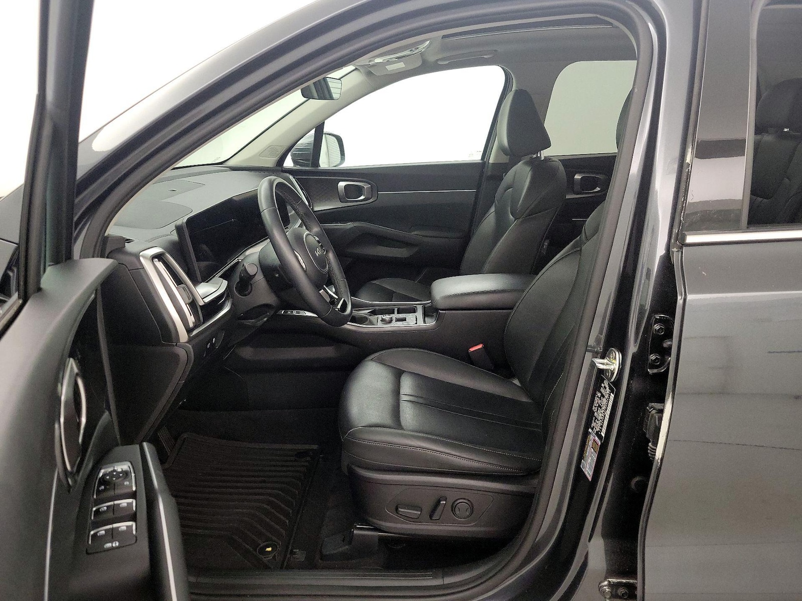 2024 Kia Sorento EX - Photo 12