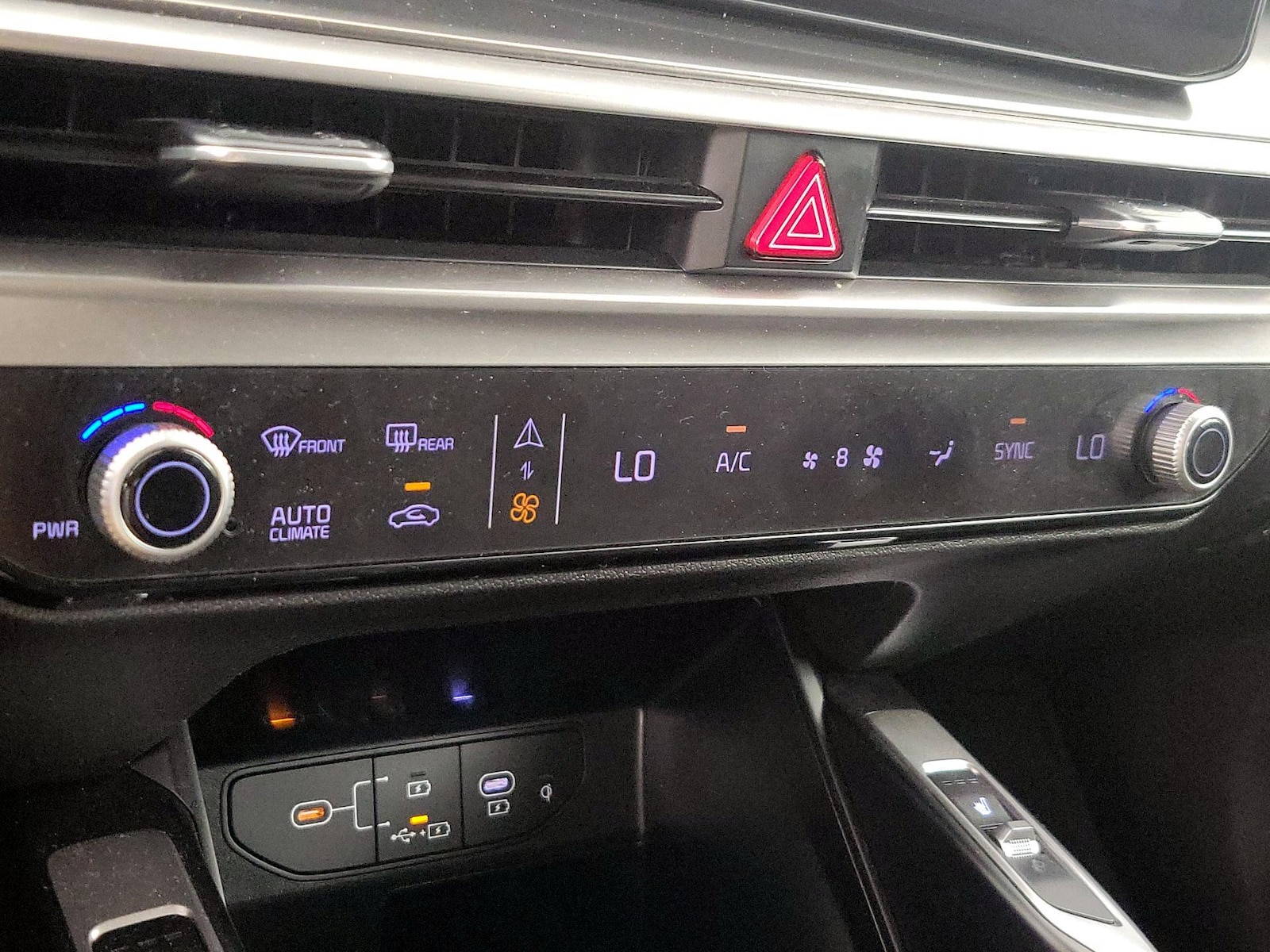 2024 Kia Sorento EX - Photo 17