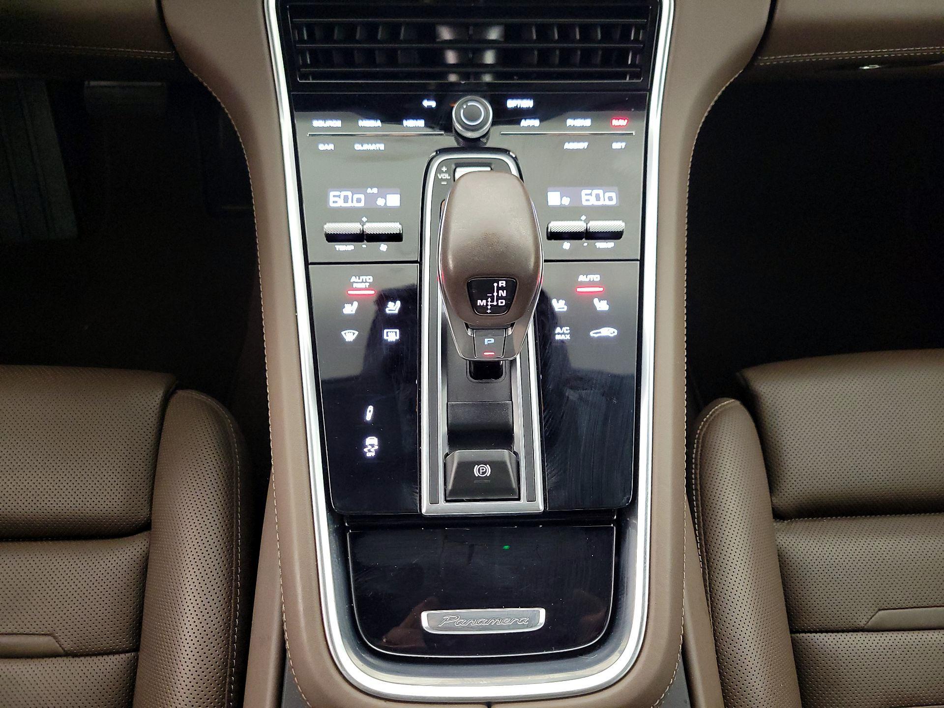 Thumbnail: 2023 Porsche Panamera - 18