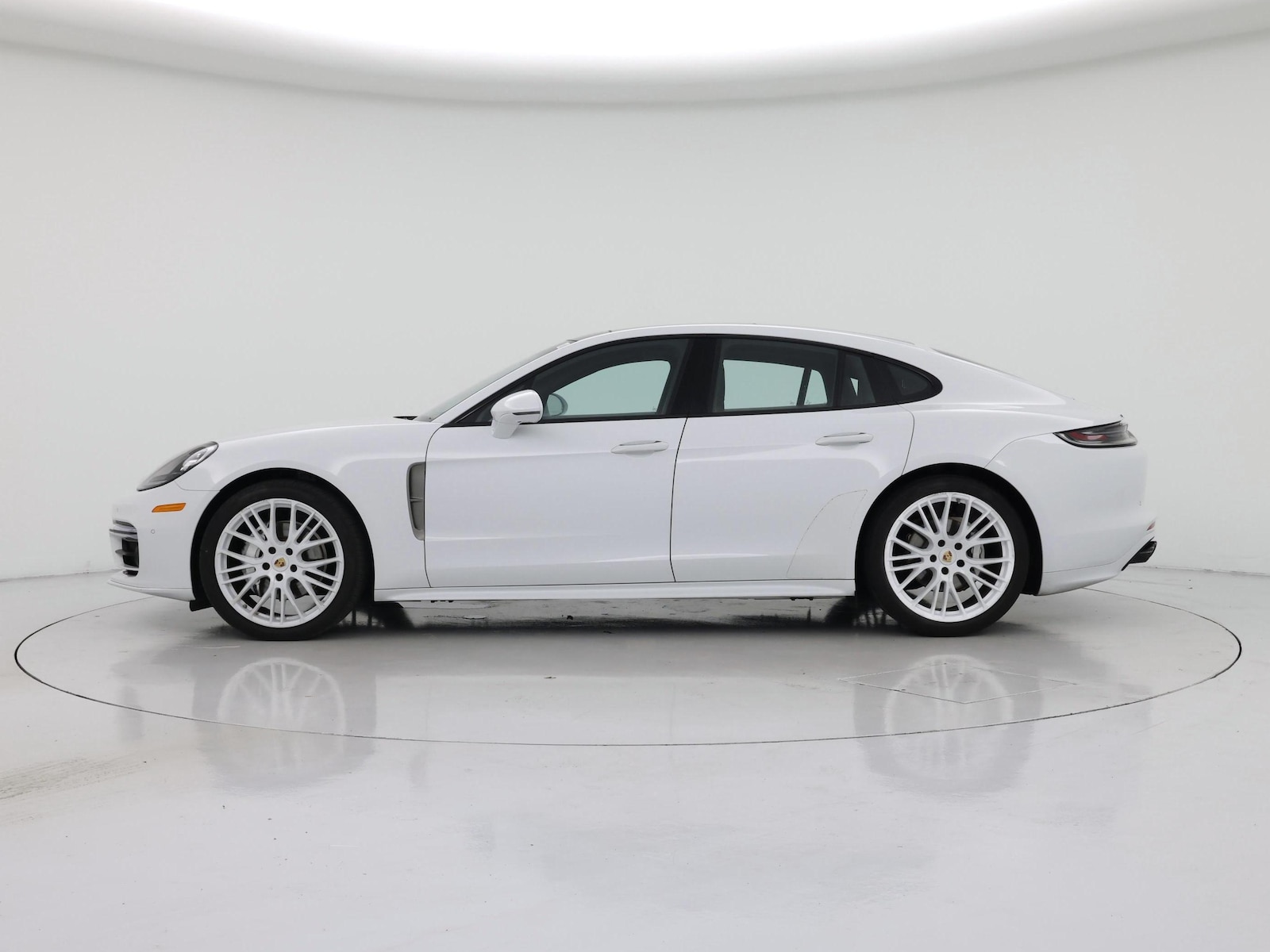 2023 Porsche Panamera Platinum Edition - Photo 4