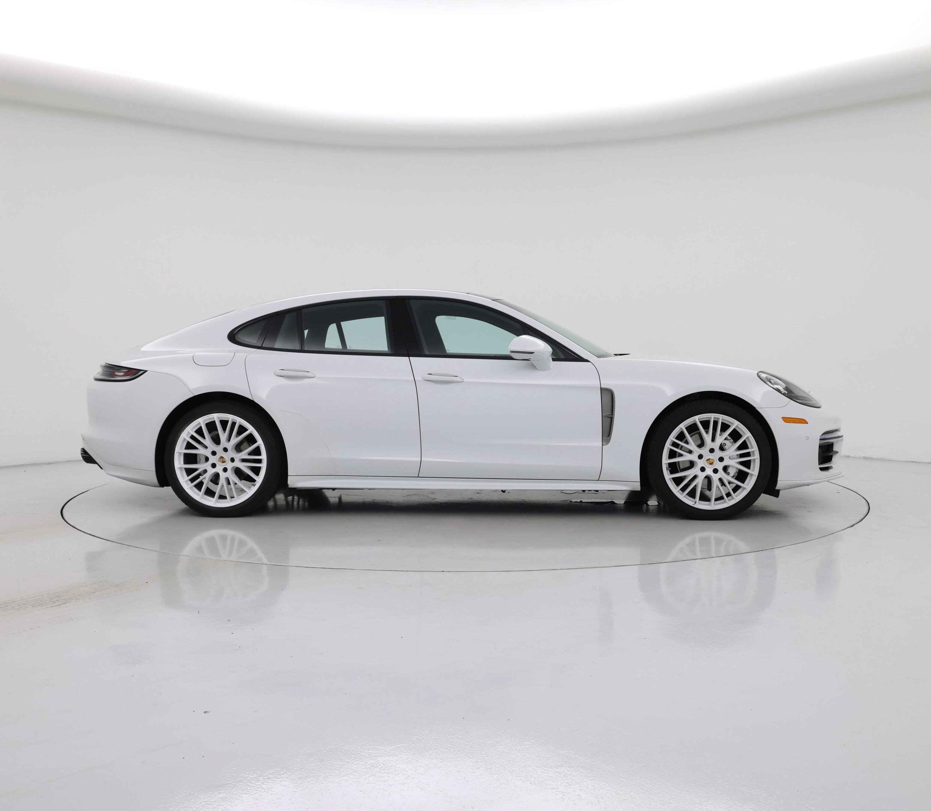 Thumbnail: 2023 Porsche Panamera - 7