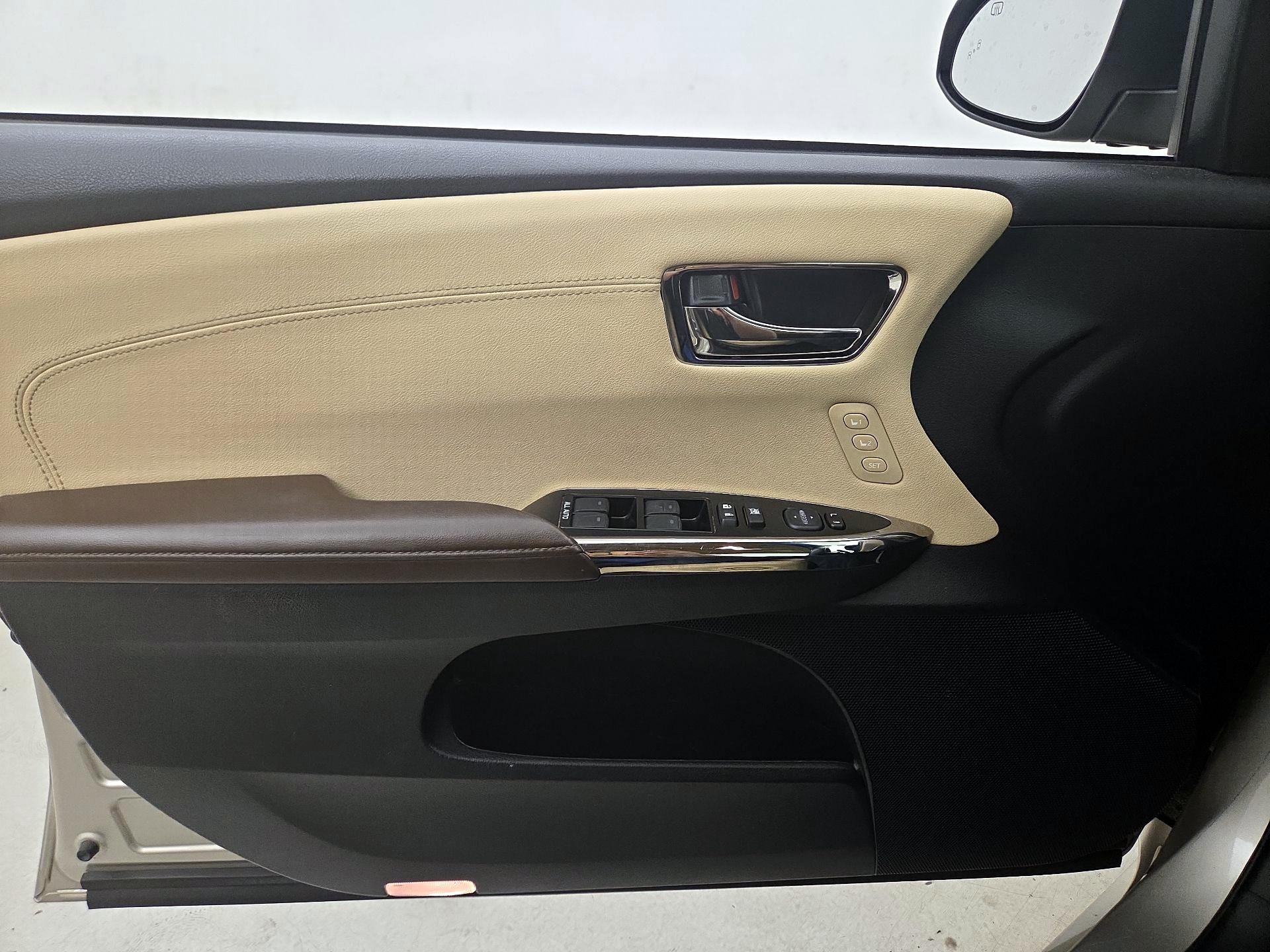 Thumbnail: 2016 Toyota Avalon - 12