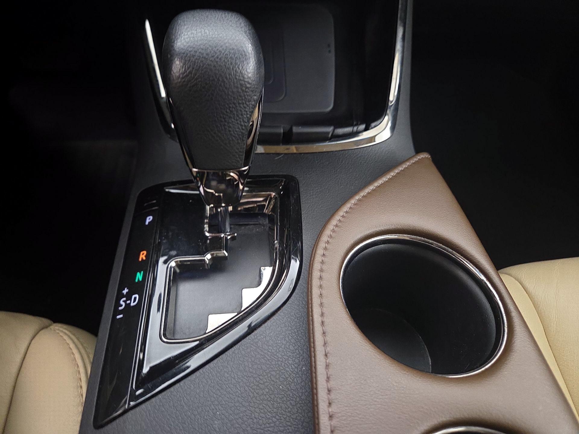 Thumbnail: 2016 Toyota Avalon - 18