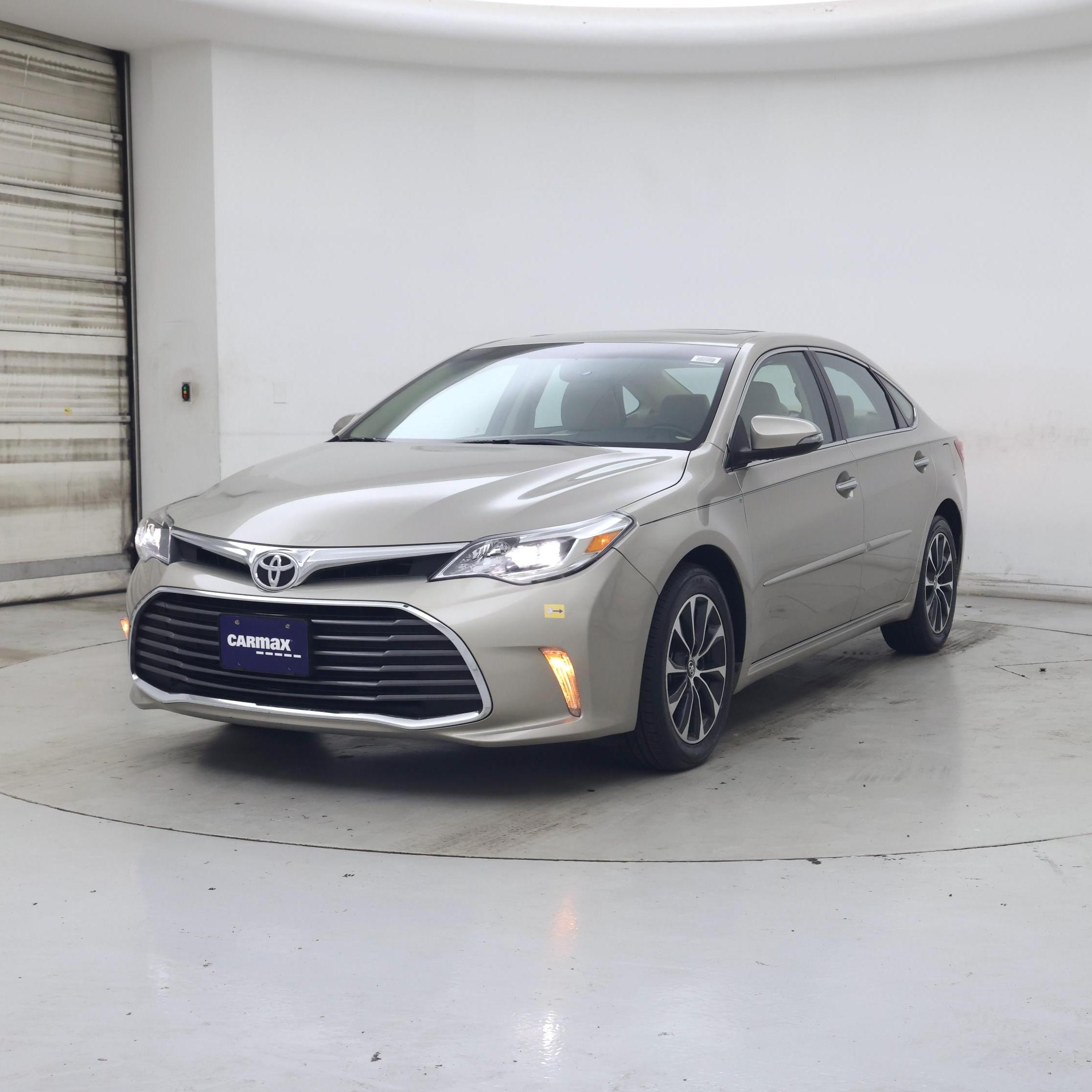 Thumbnail: 2016 Toyota Avalon - 4