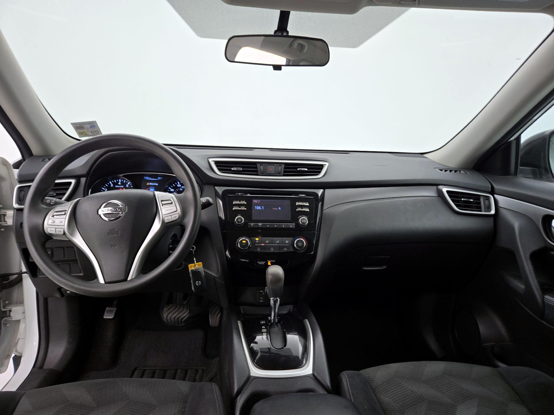 Thumbnail: 2015 Nissan Rogue - 9