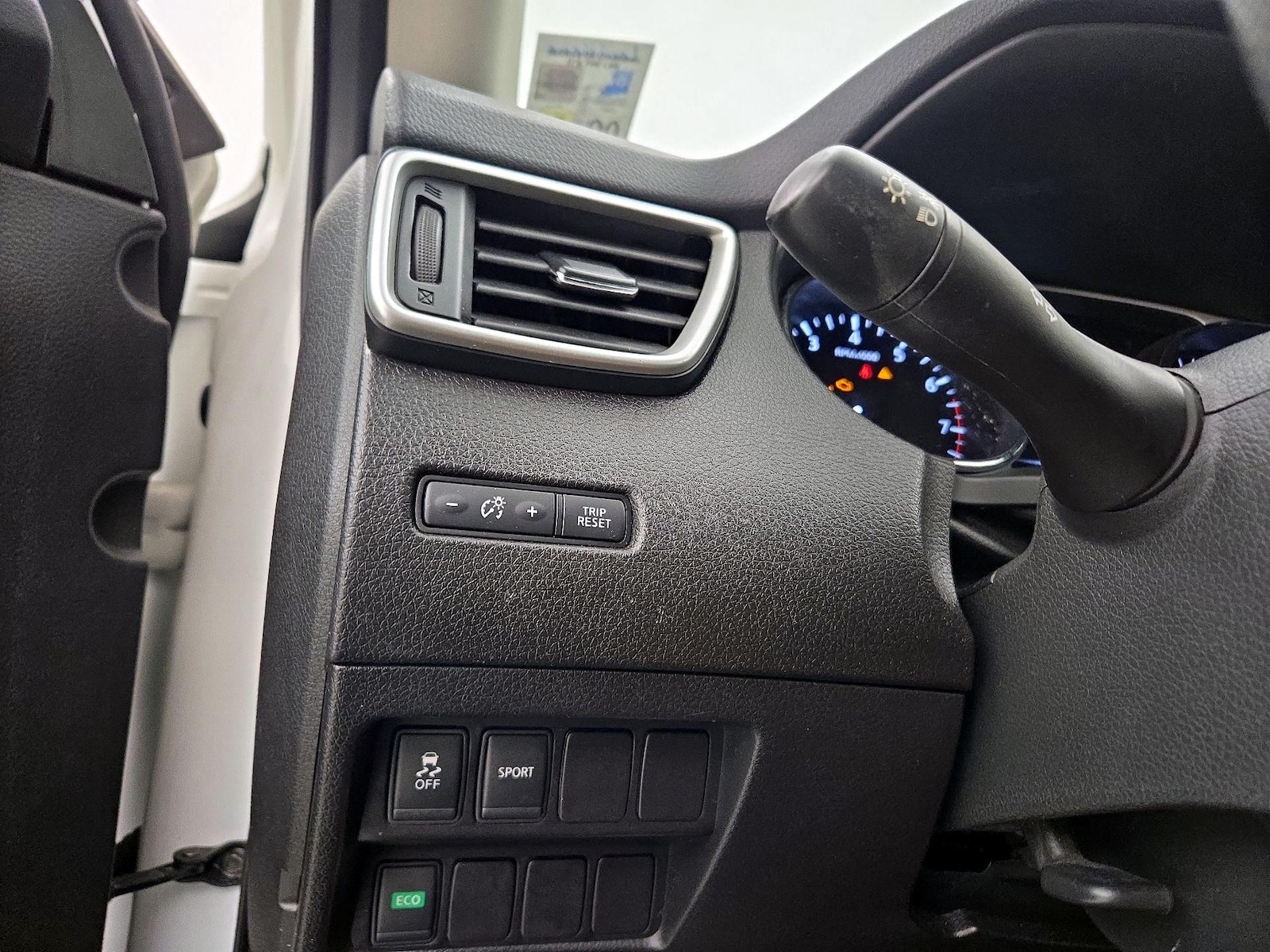 2015 Nissan Rogue S - Photo 14