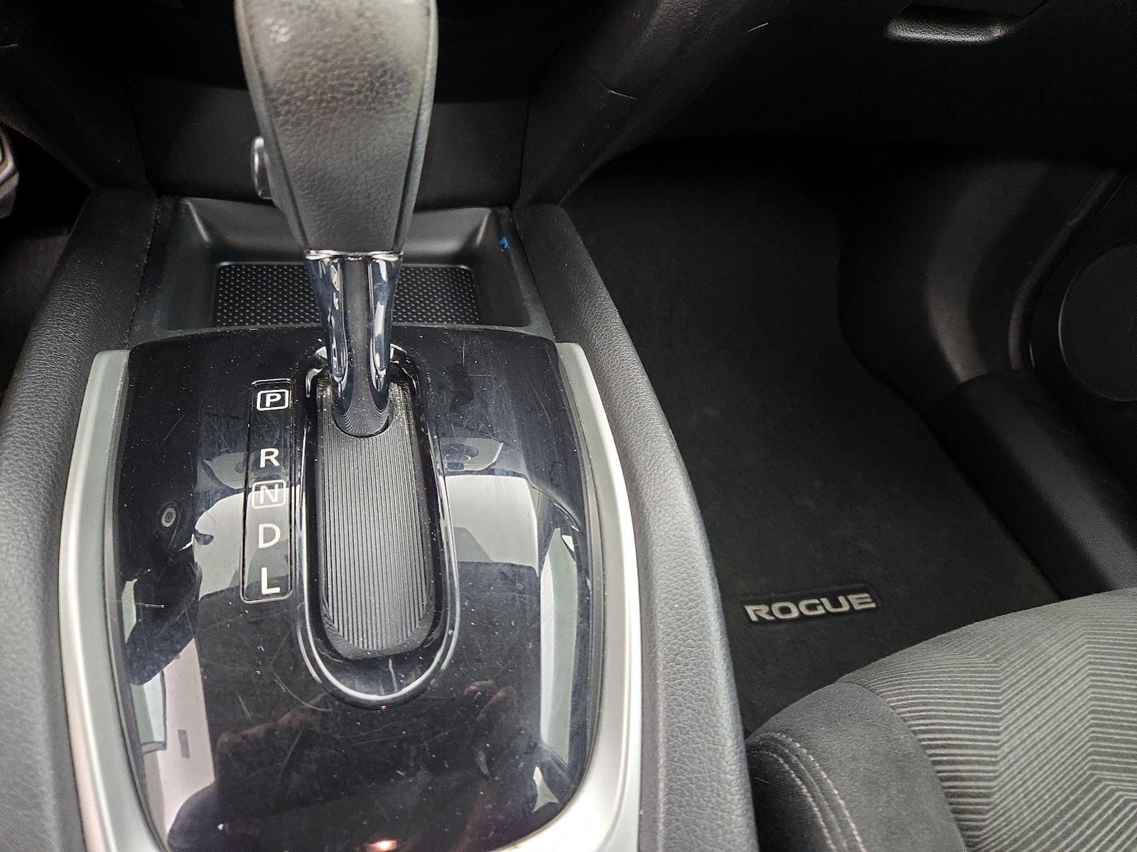 2015 Nissan Rogue S - Photo 18