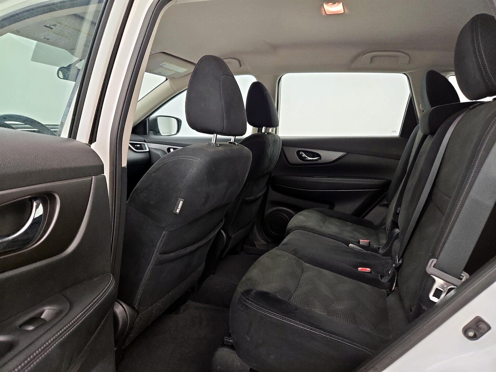 2015 Nissan Rogue S - Photo 20