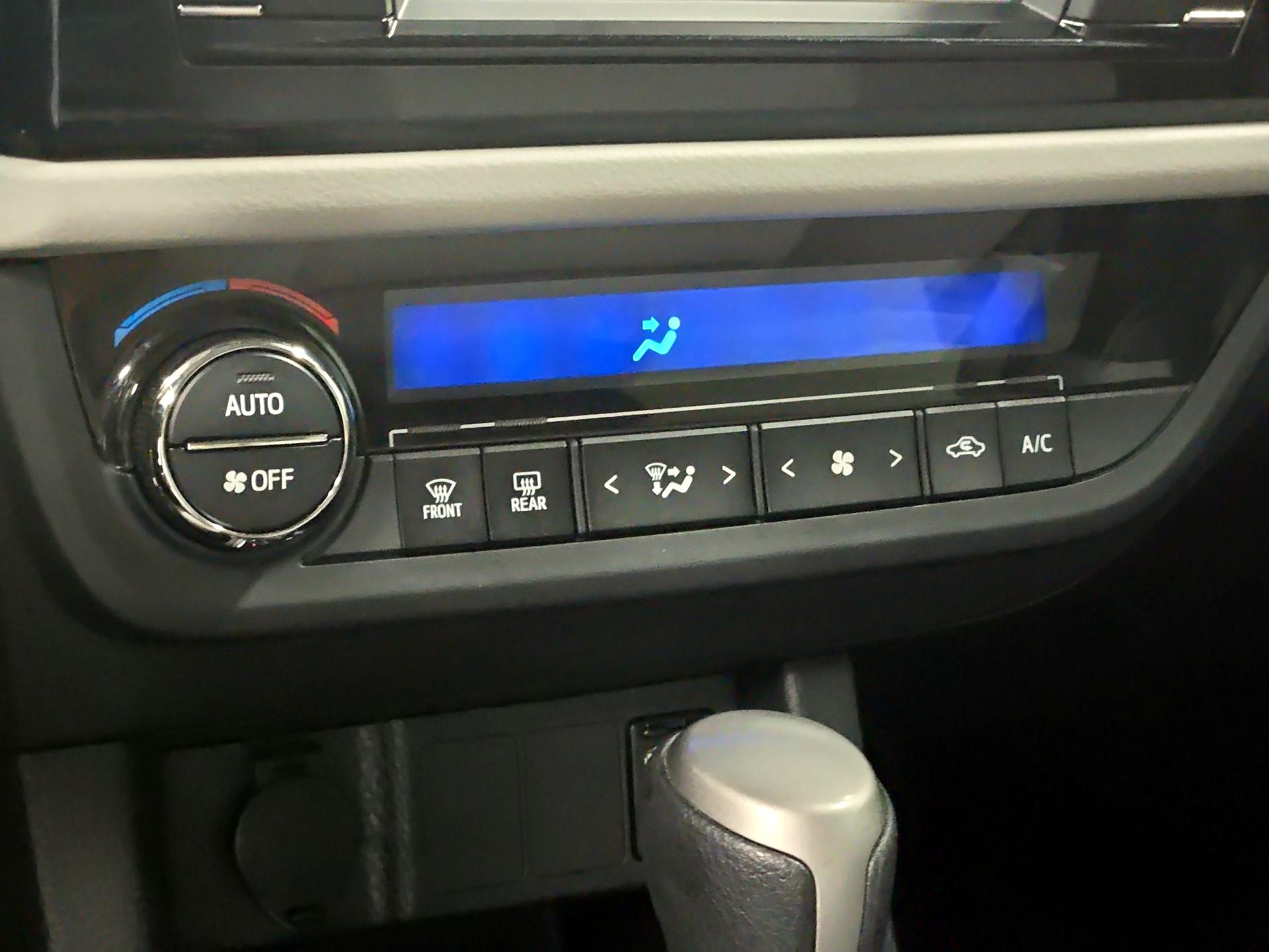Thumbnail: 2016 Toyota Corolla - 16