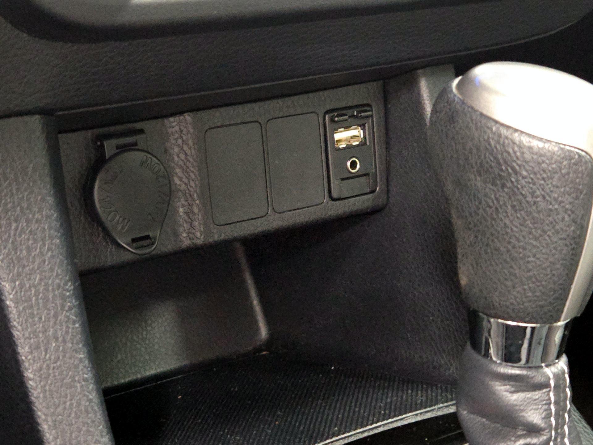 Thumbnail: 2016 Toyota Corolla - 18