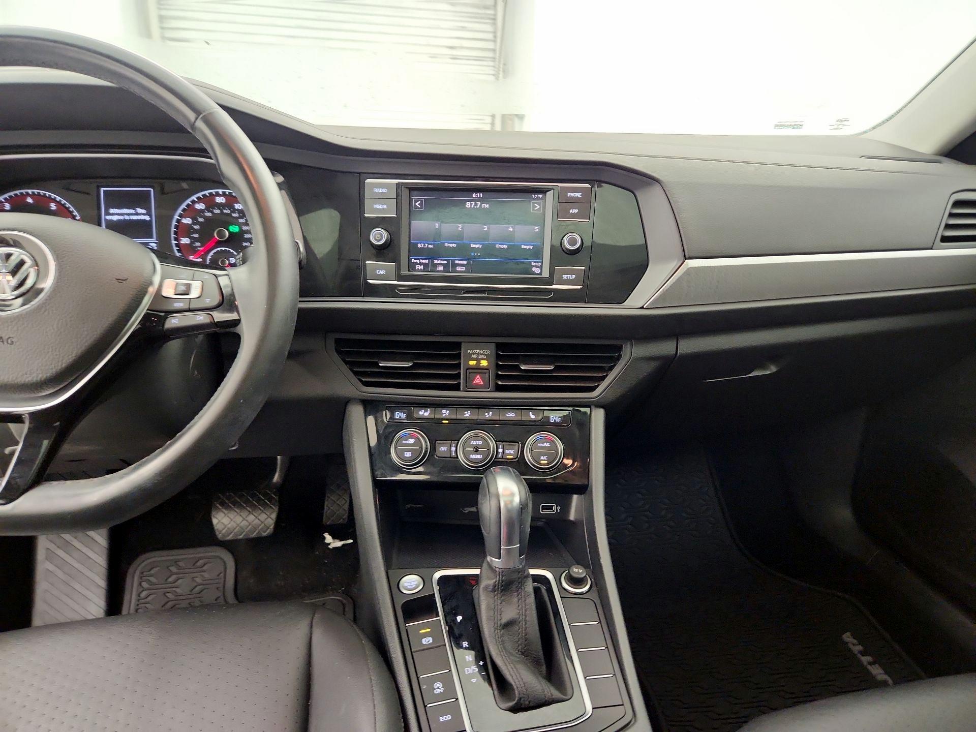 Thumbnail: 2019 Volkswagen Jetta - 9