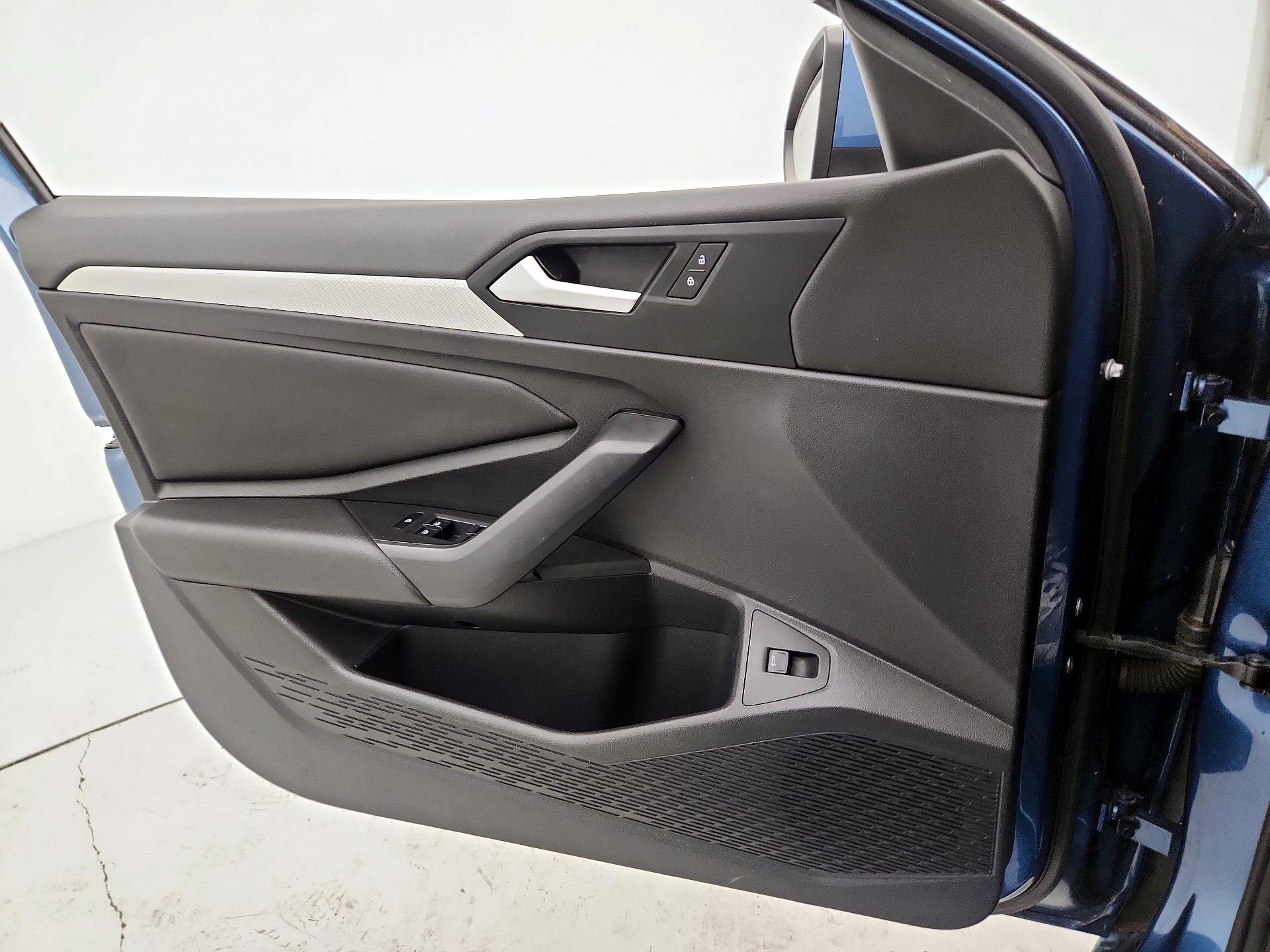 Thumbnail: 2019 Volkswagen Jetta - 12