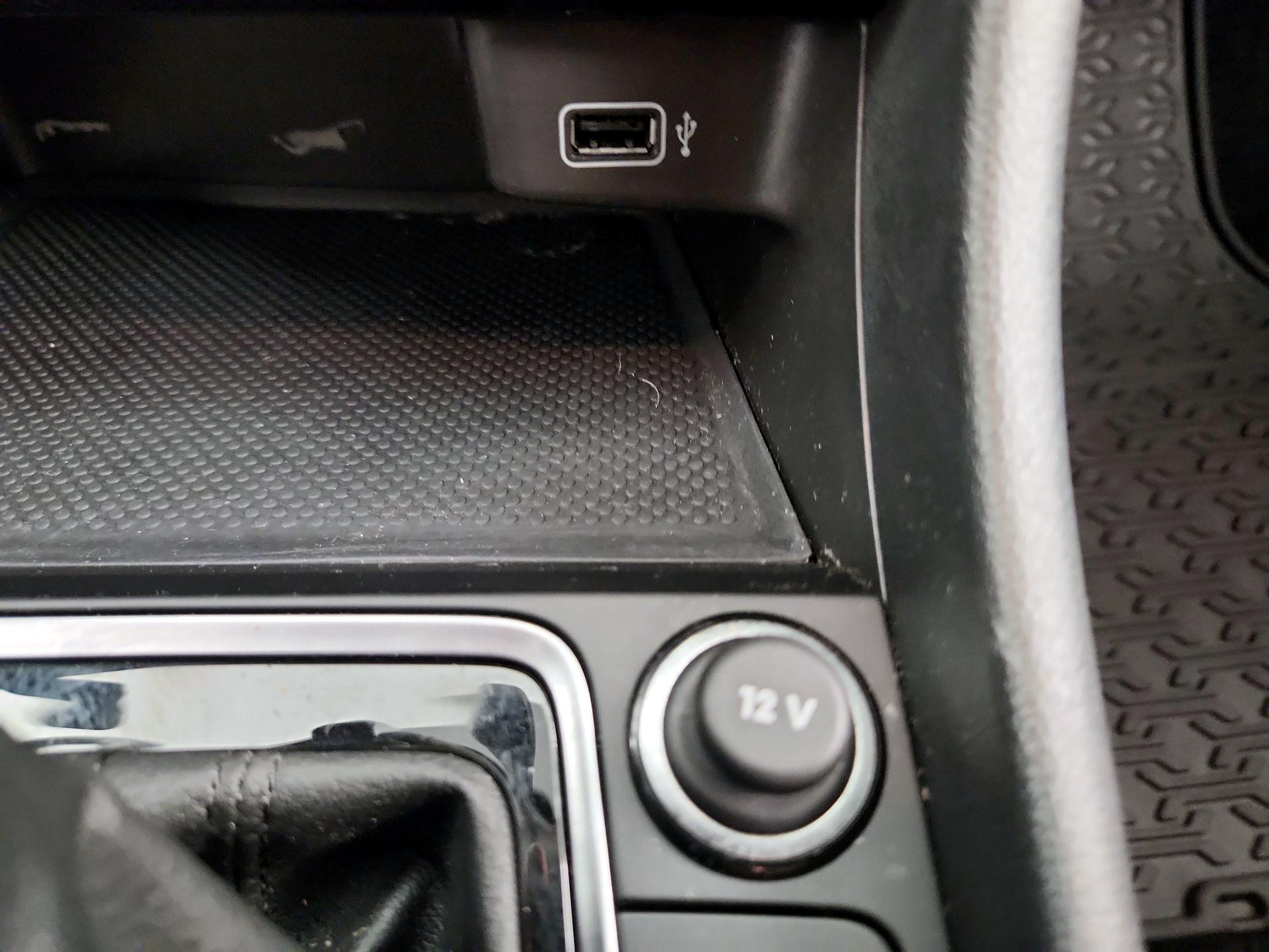Thumbnail: 2019 Volkswagen Jetta - 18