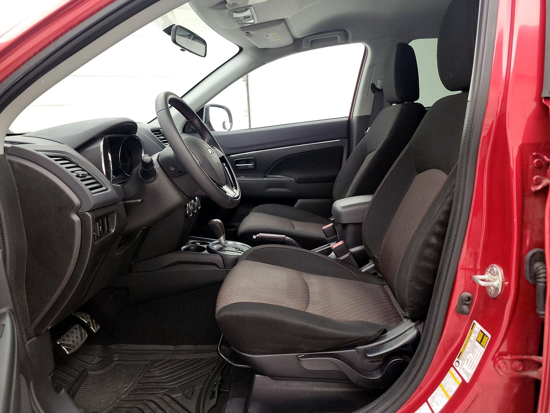 Thumbnail: 2017 Mitsubishi Outlander Sport - 11