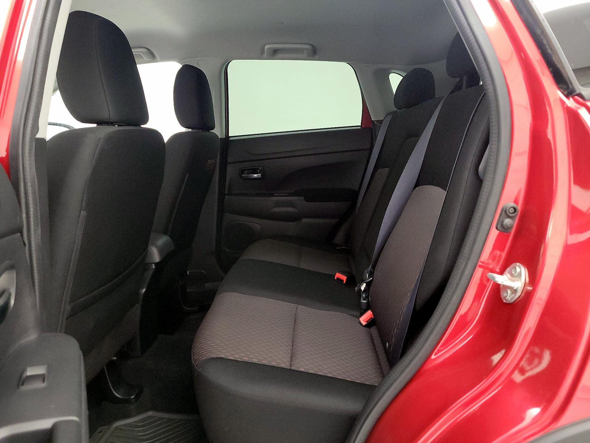 Thumbnail: 2017 Mitsubishi Outlander Sport - 18