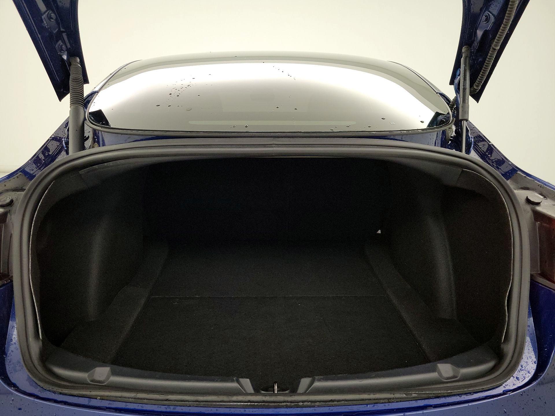 Thumbnail: 2023 Tesla Model 3 - 19