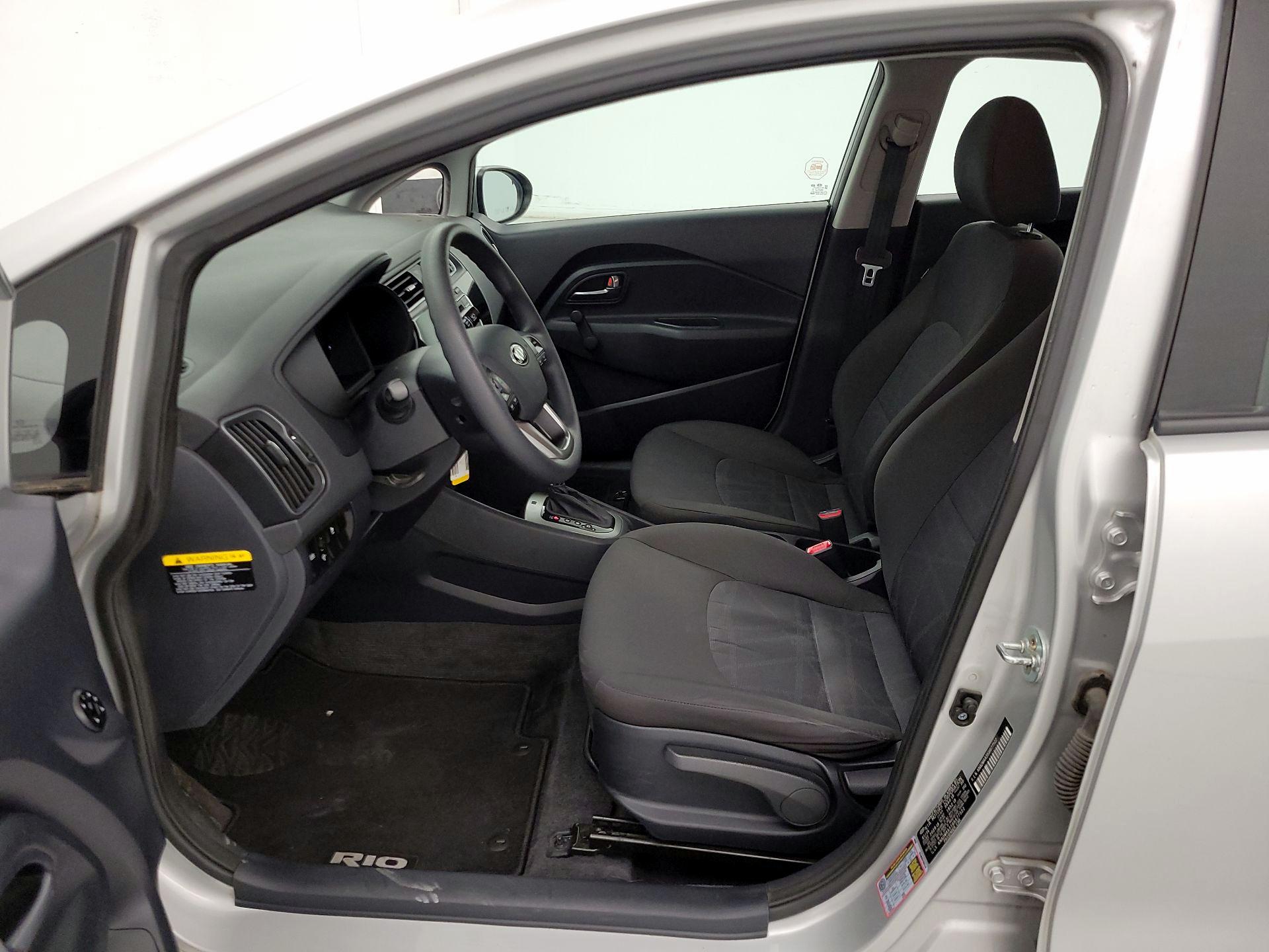 Thumbnail: 2016 Kia Rio - 11