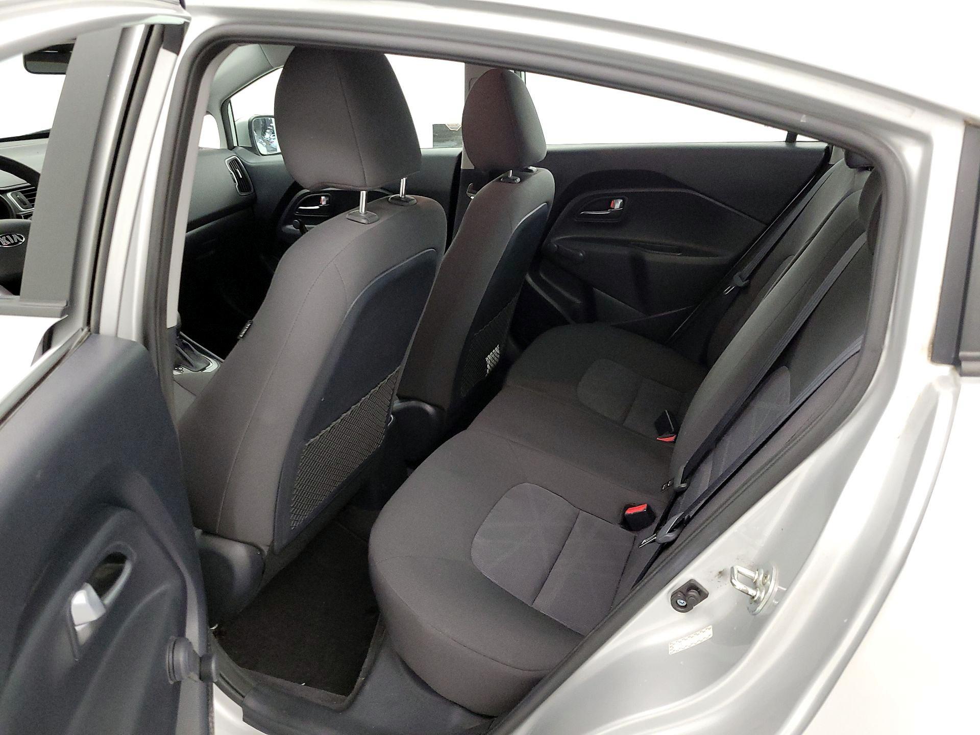 Thumbnail: 2016 Kia Rio - 18
