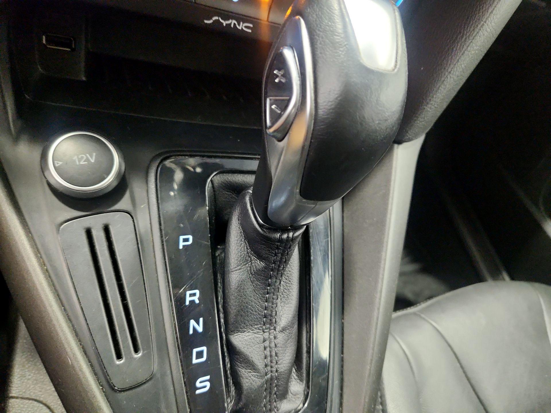 Thumbnail: 2016 Ford Focus - 17