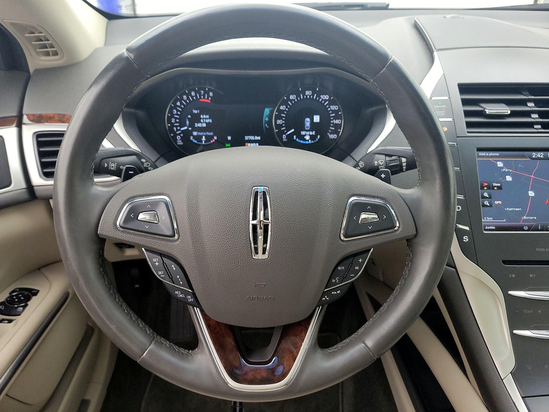 Thumbnail: 2016 Lincoln MKZ - 10