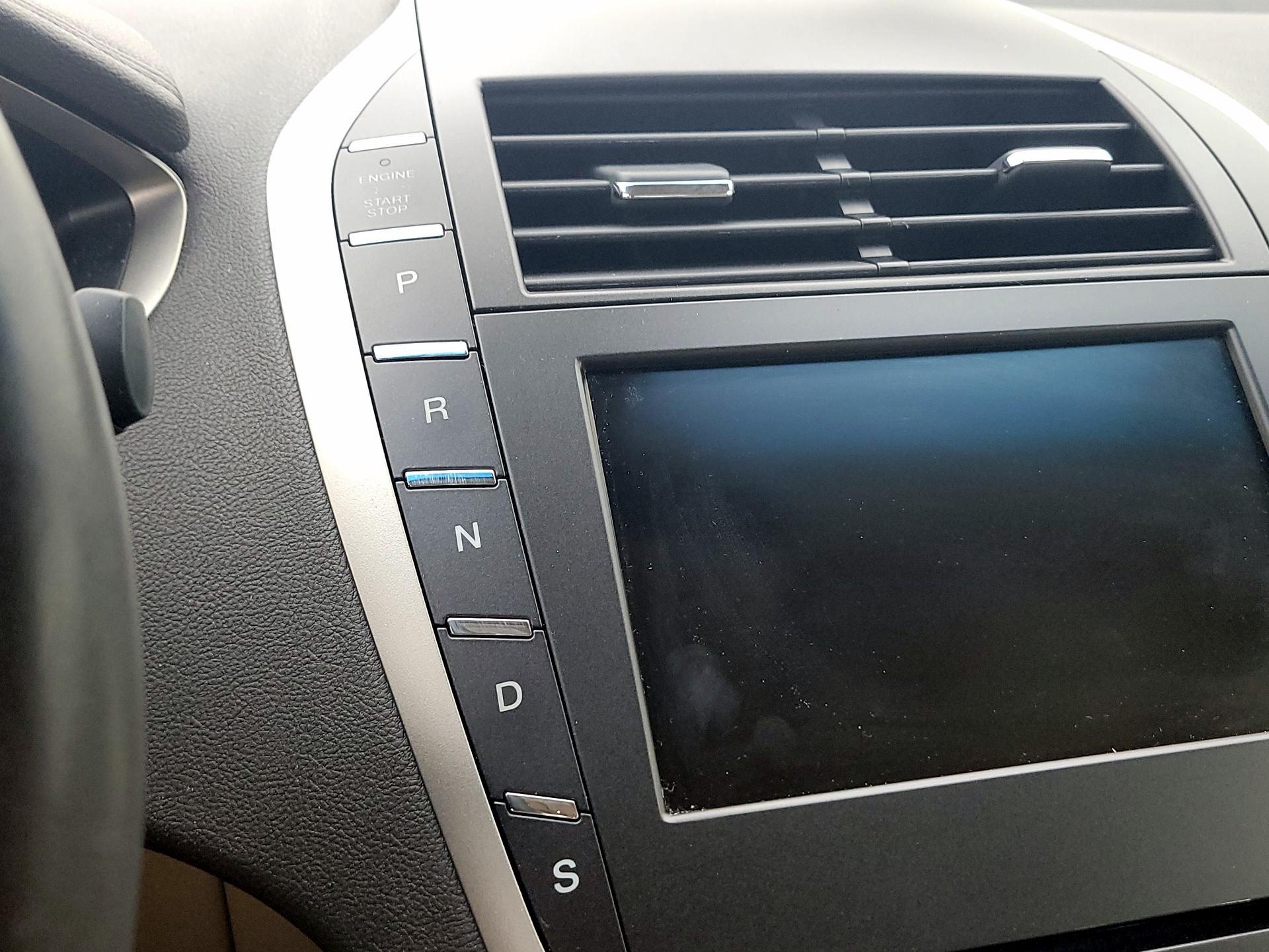 Thumbnail: 2016 Lincoln MKZ - 18