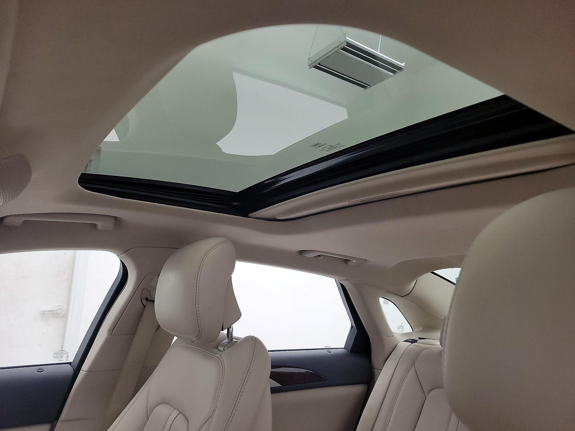Thumbnail: 2016 Lincoln MKZ - 20