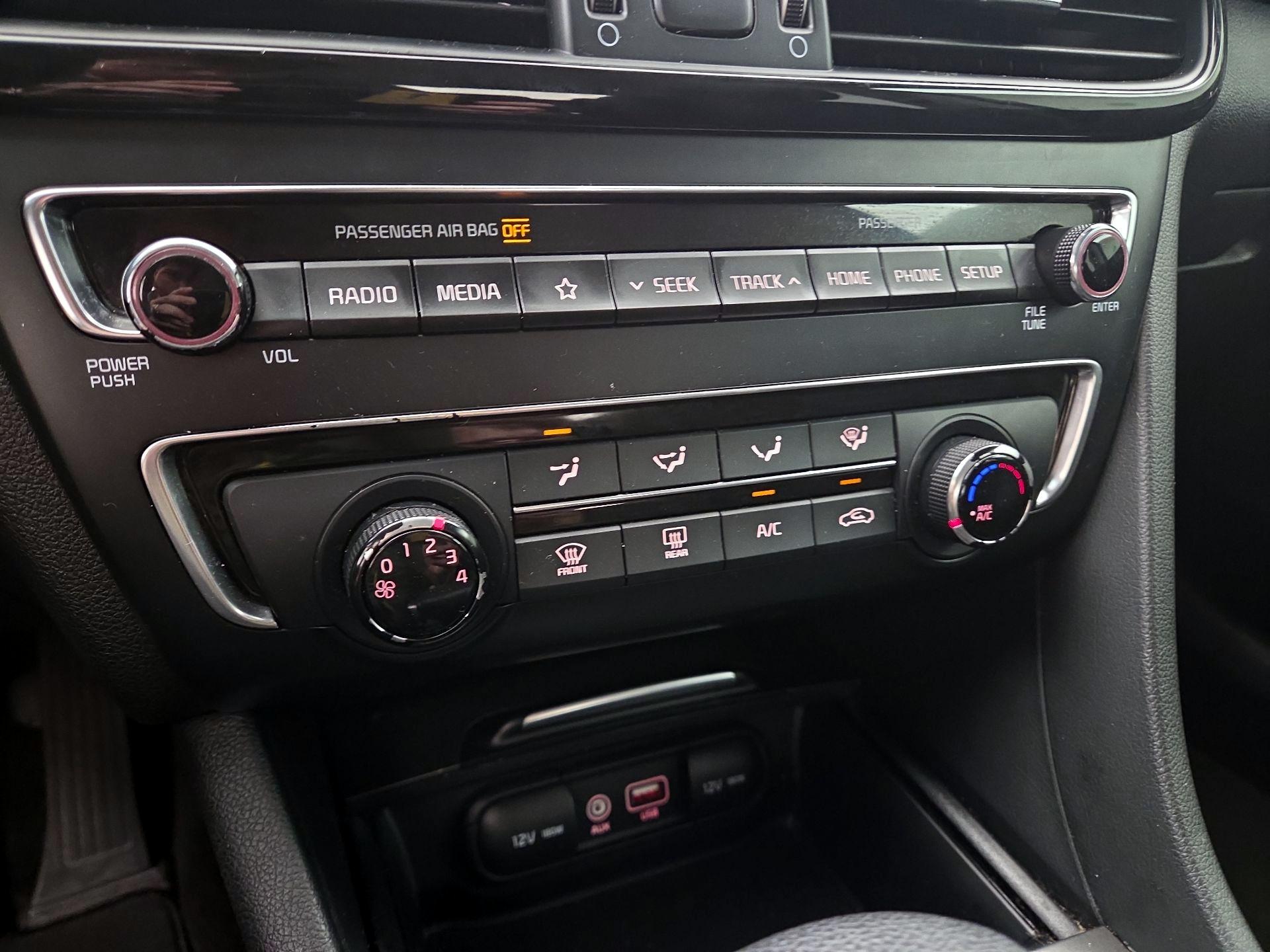 Thumbnail: 2019 Kia Optima - 16