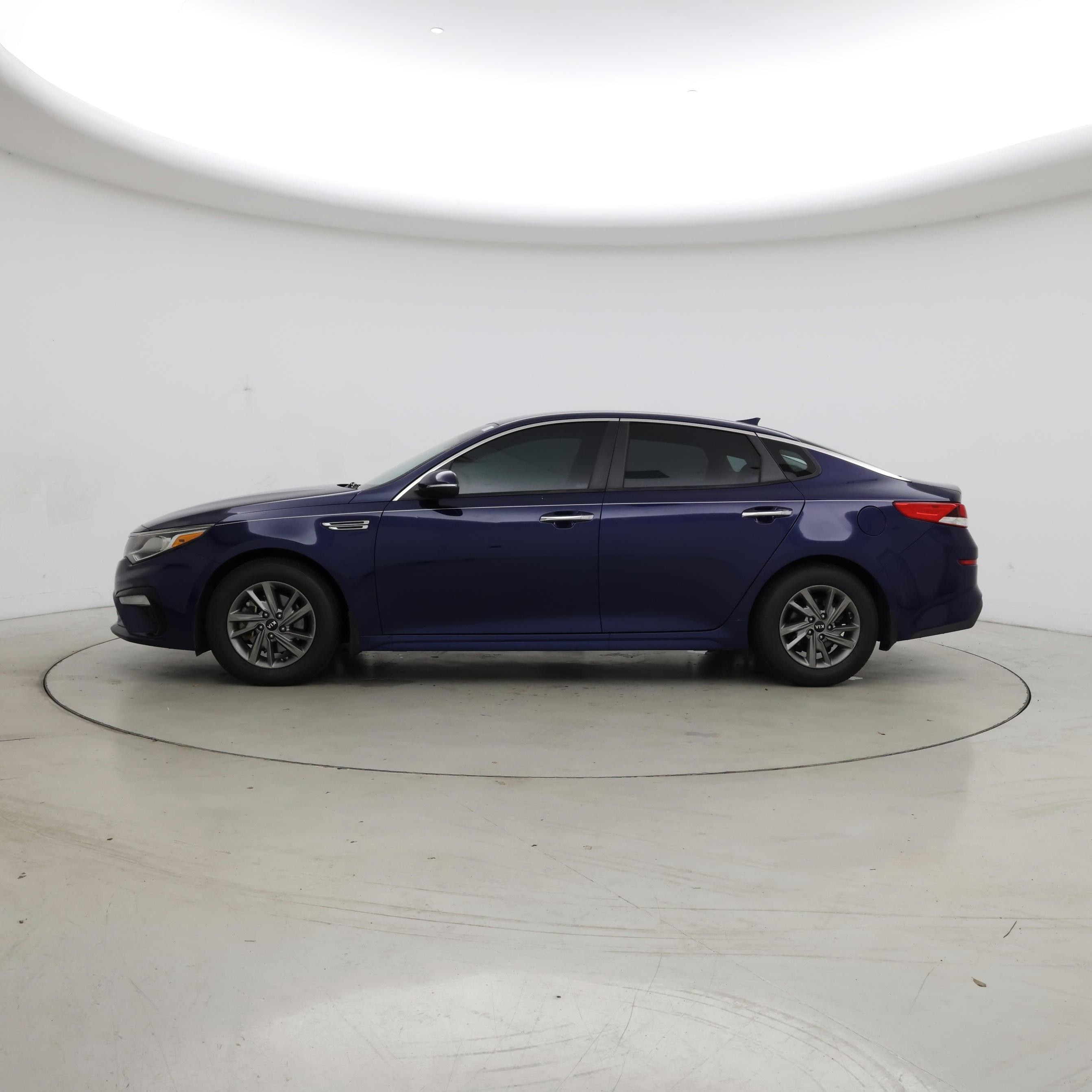 Thumbnail: 2019 Kia Optima - 3