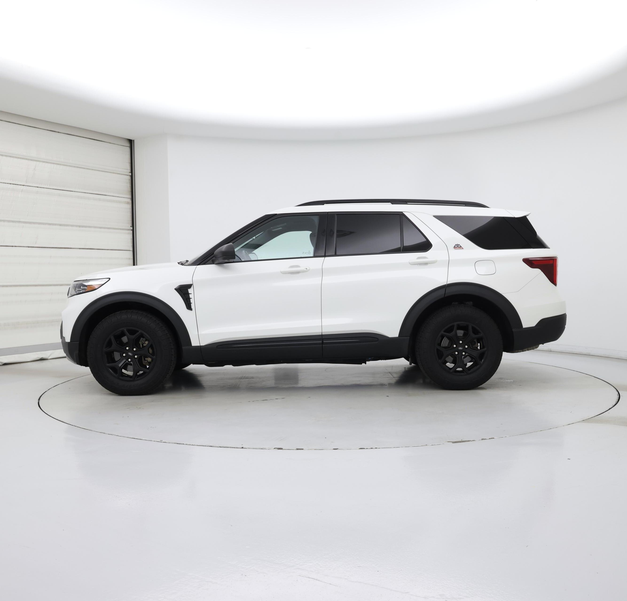 Thumbnail: 2022 Ford Explorer - 3