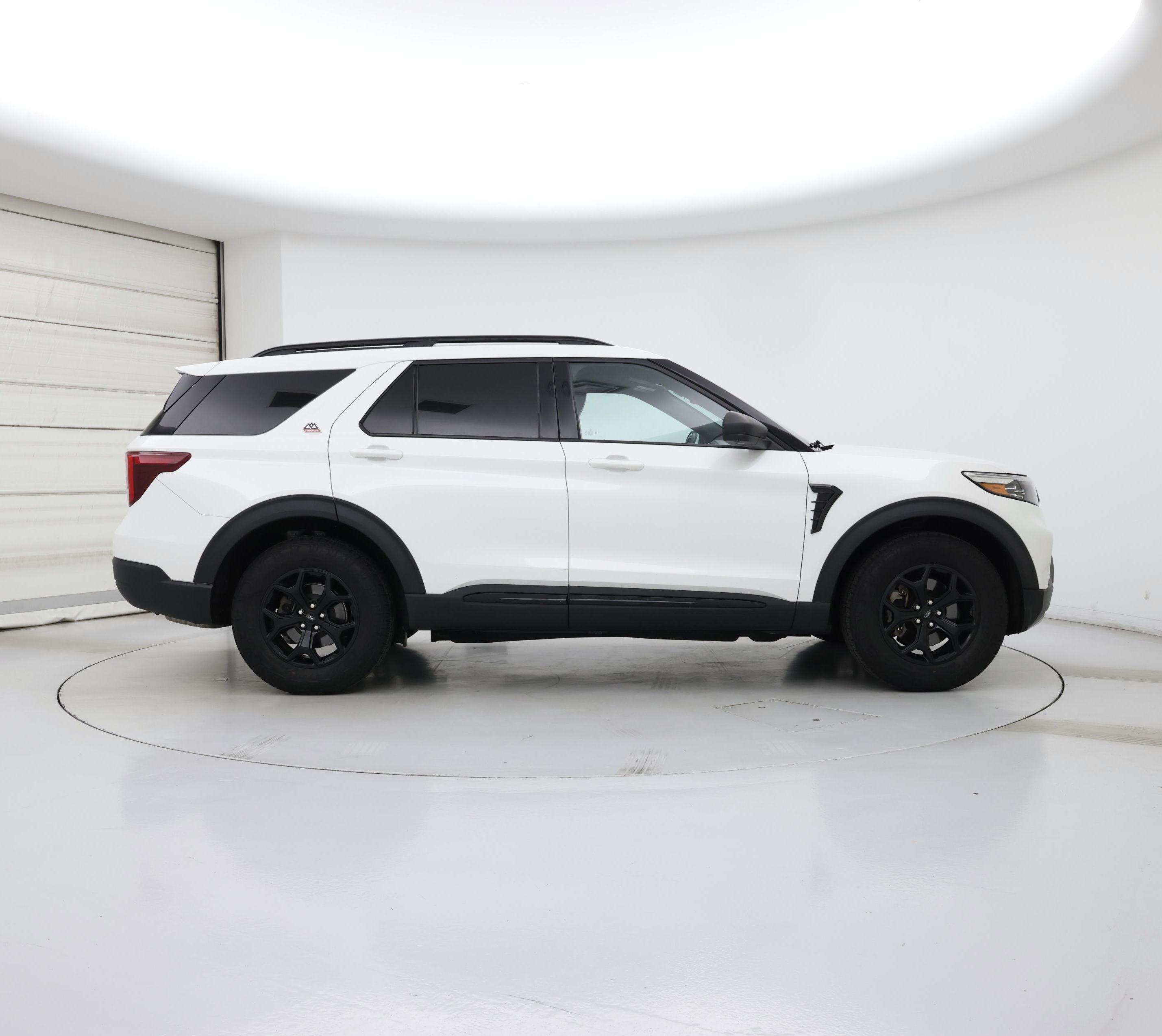 Thumbnail: 2022 Ford Explorer - 7