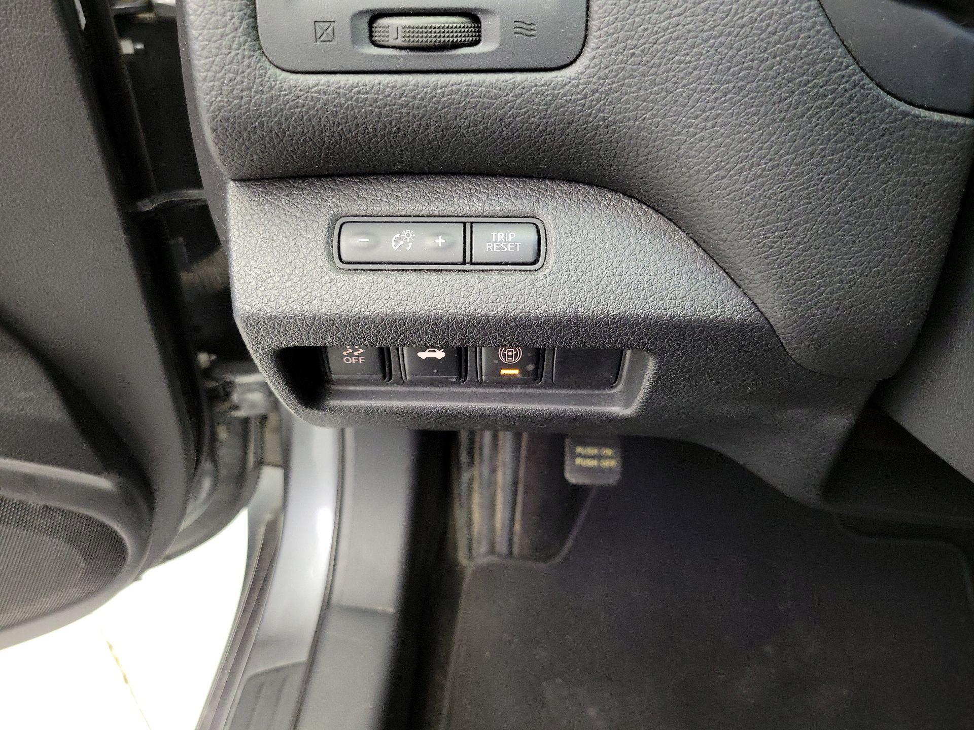 Thumbnail: 2014 Nissan Altima - 13