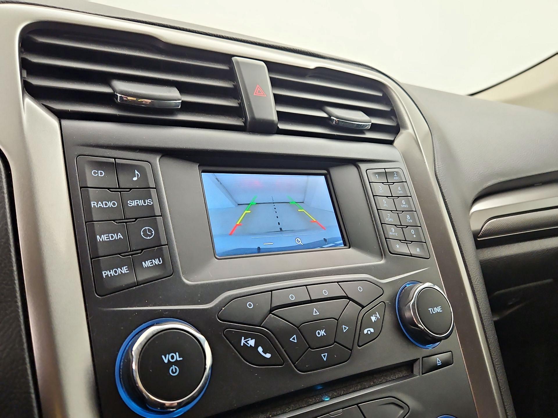 Thumbnail: 2017 Ford Fusion - 14