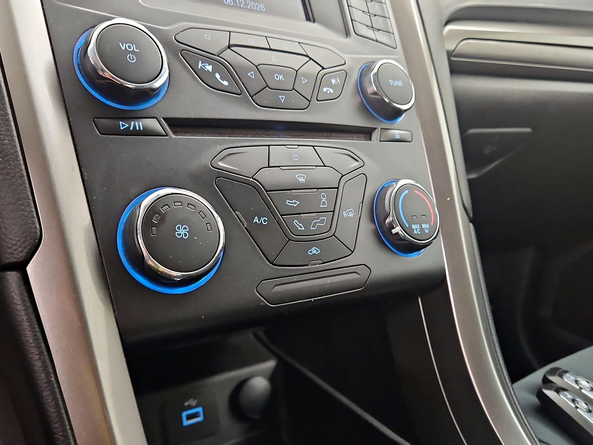 Thumbnail: 2017 Ford Fusion - 16