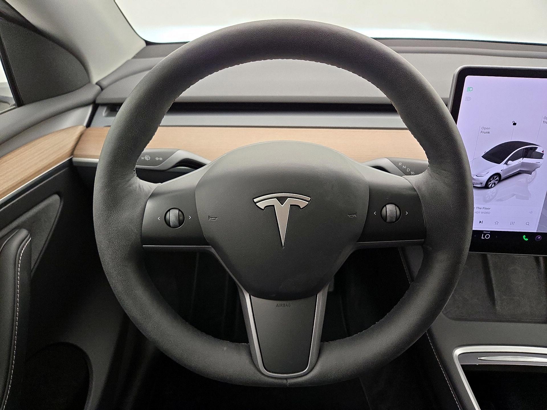 Thumbnail: 2023 Tesla Model Y - 10