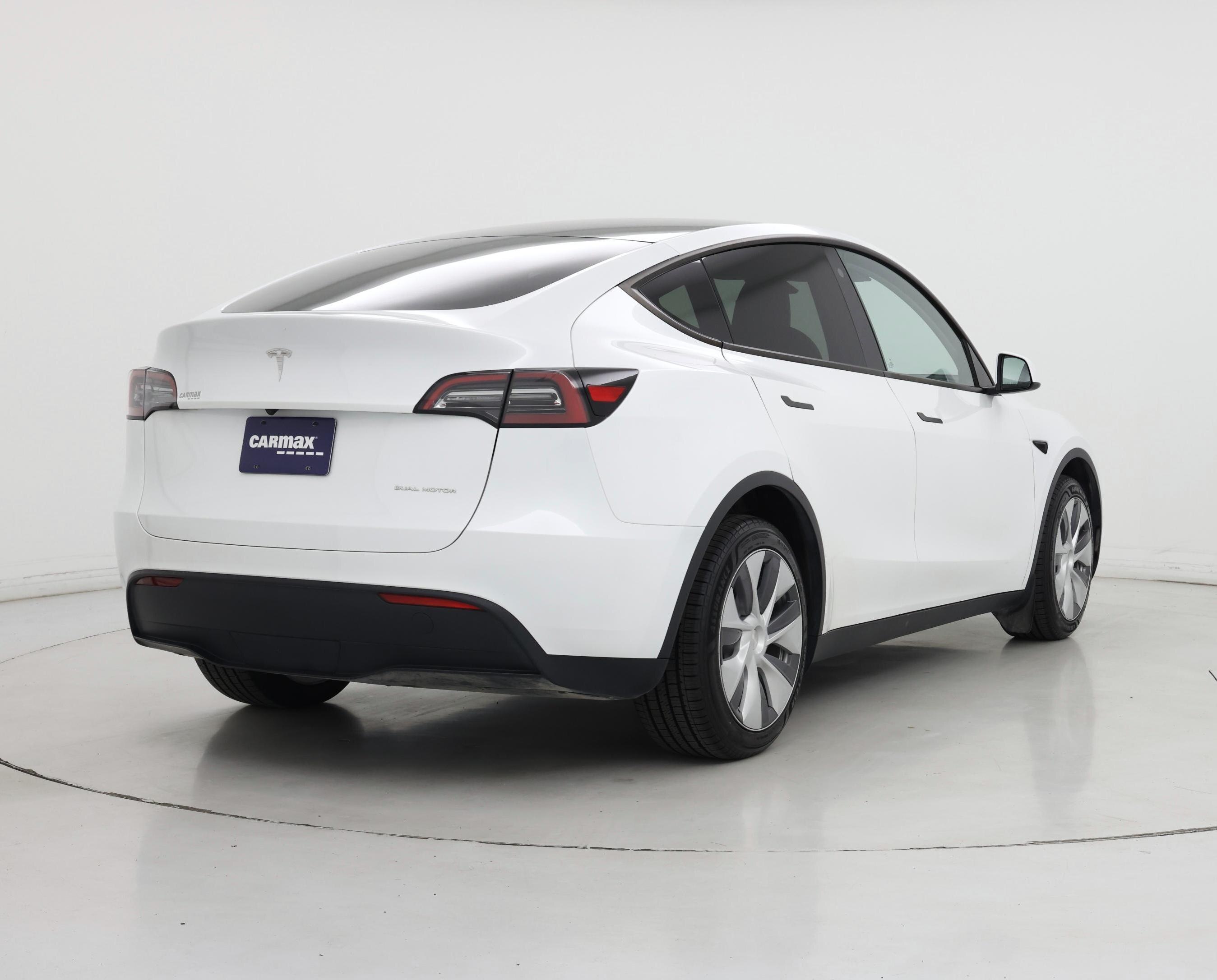 Thumbnail: 2023 Tesla Model Y - 8