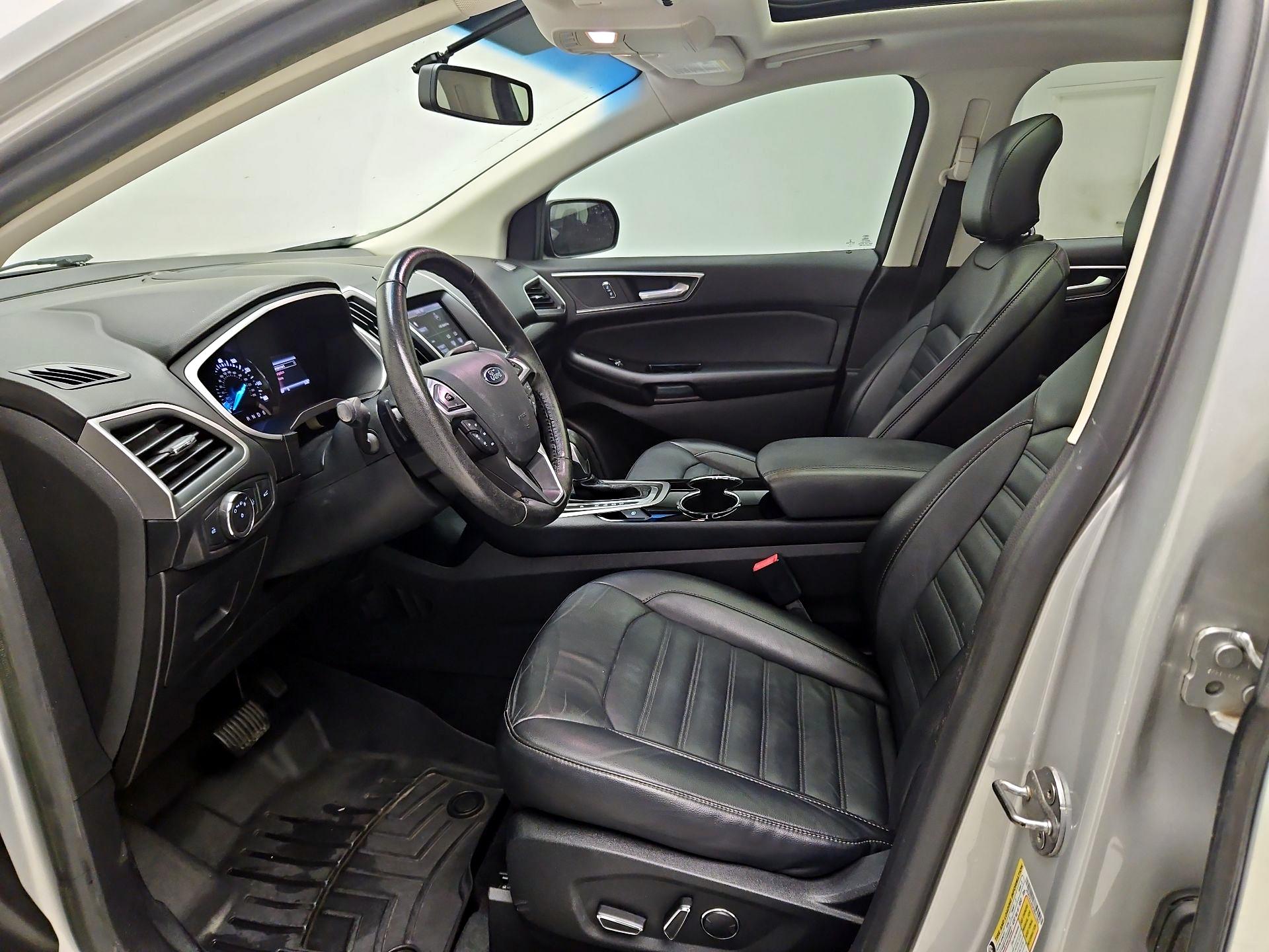 Thumbnail: 2015 Ford Edge - 11